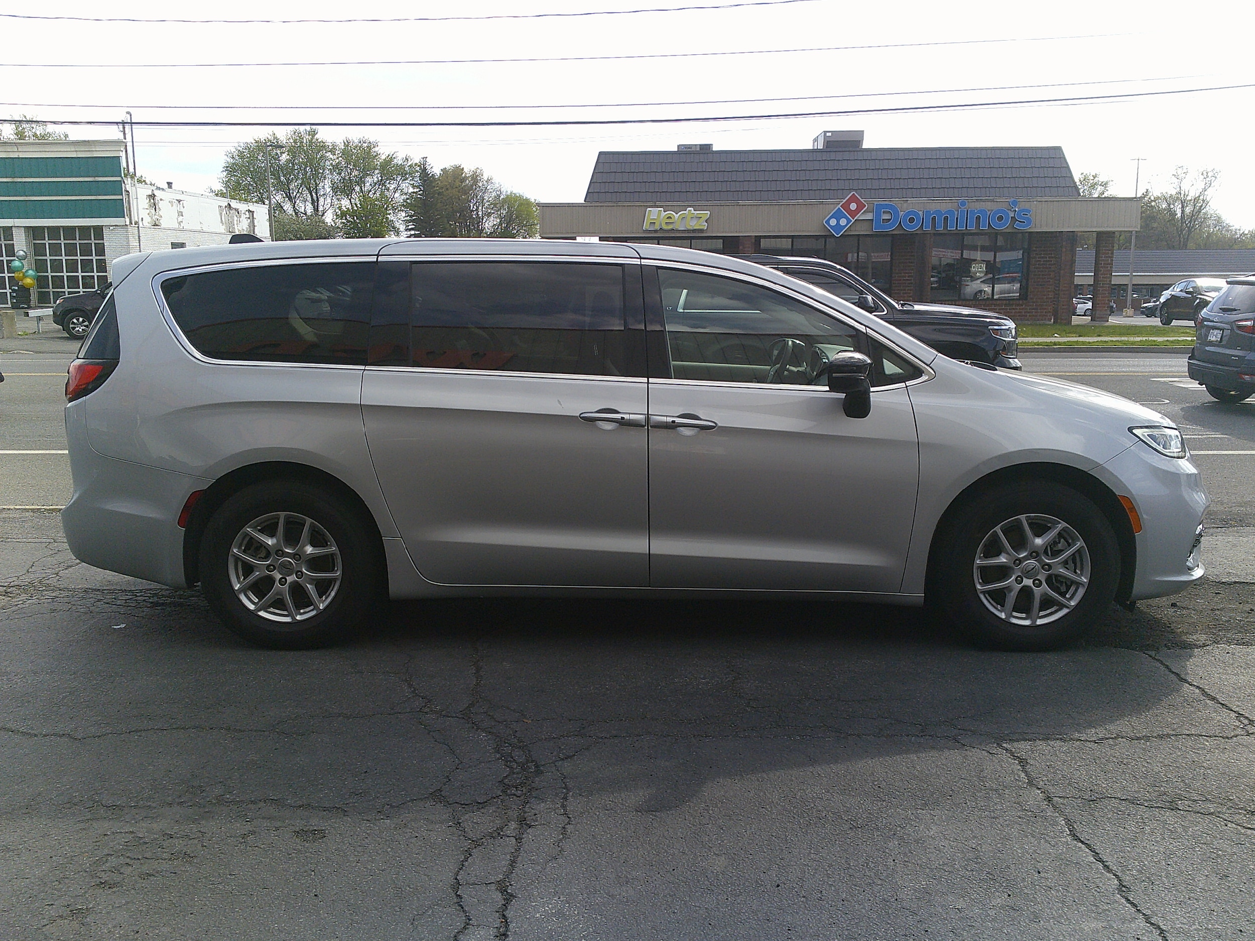 2024 Chrysler Pacifica Touring L - Photo 6
