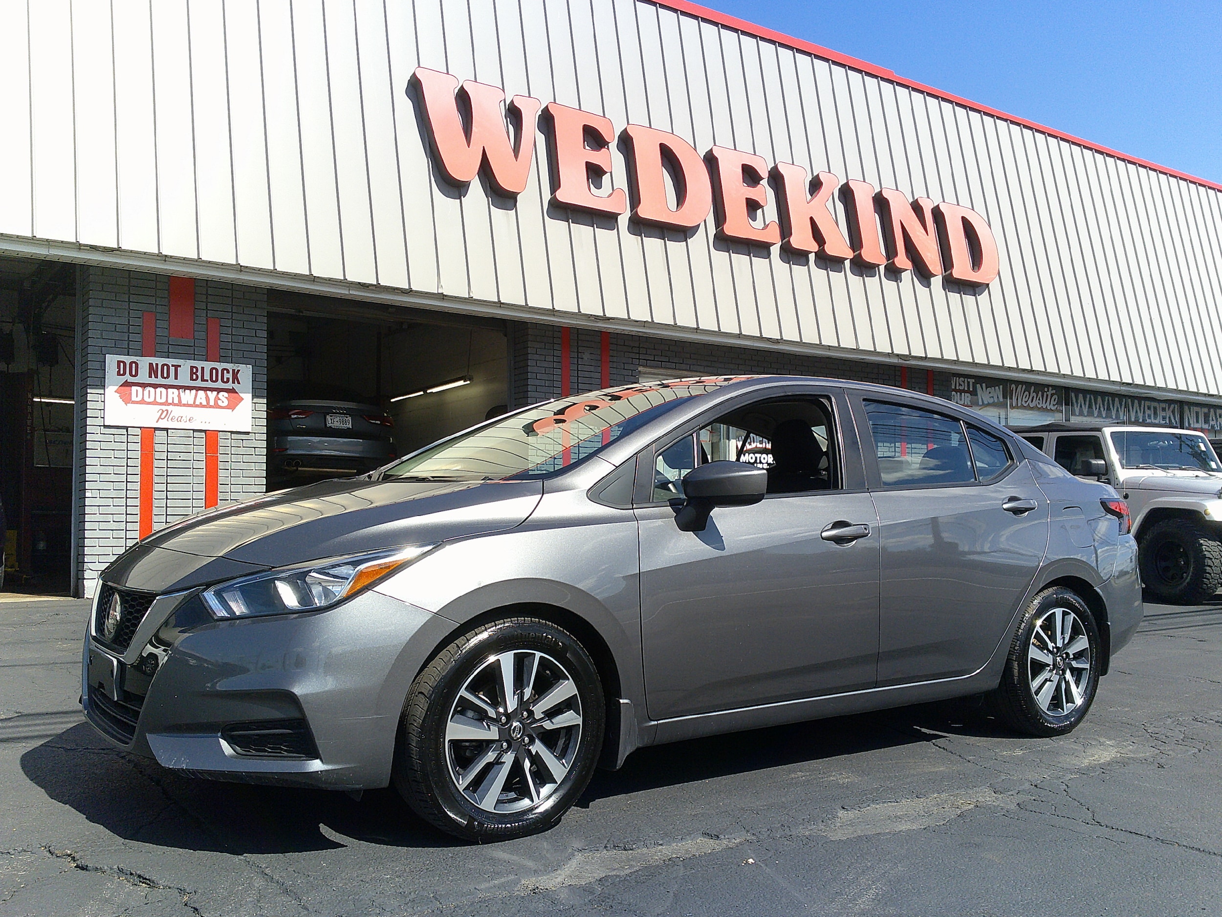 2022 Nissan Versa Sedan SV