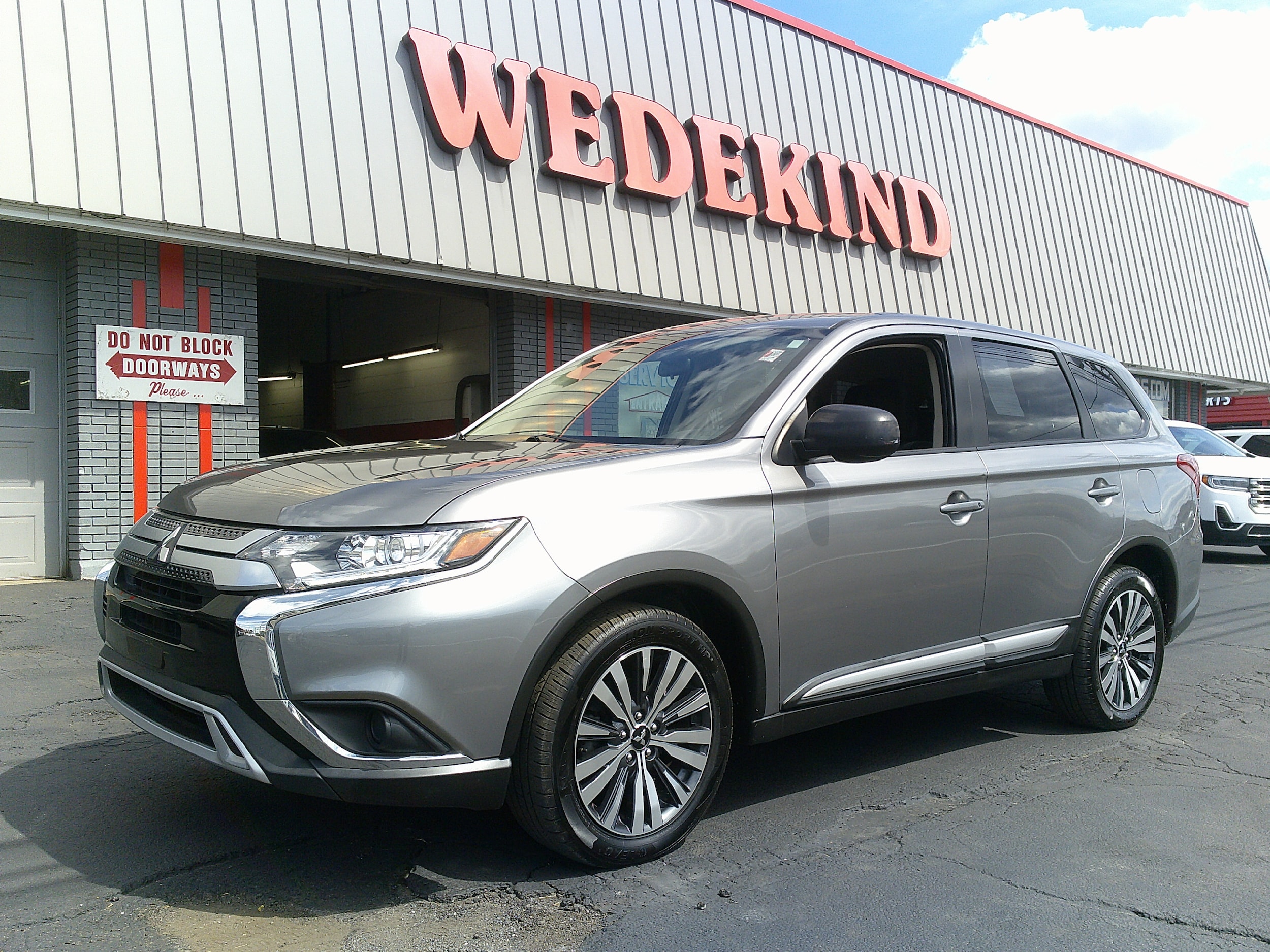 2020 Mitsubishi Outlander ES