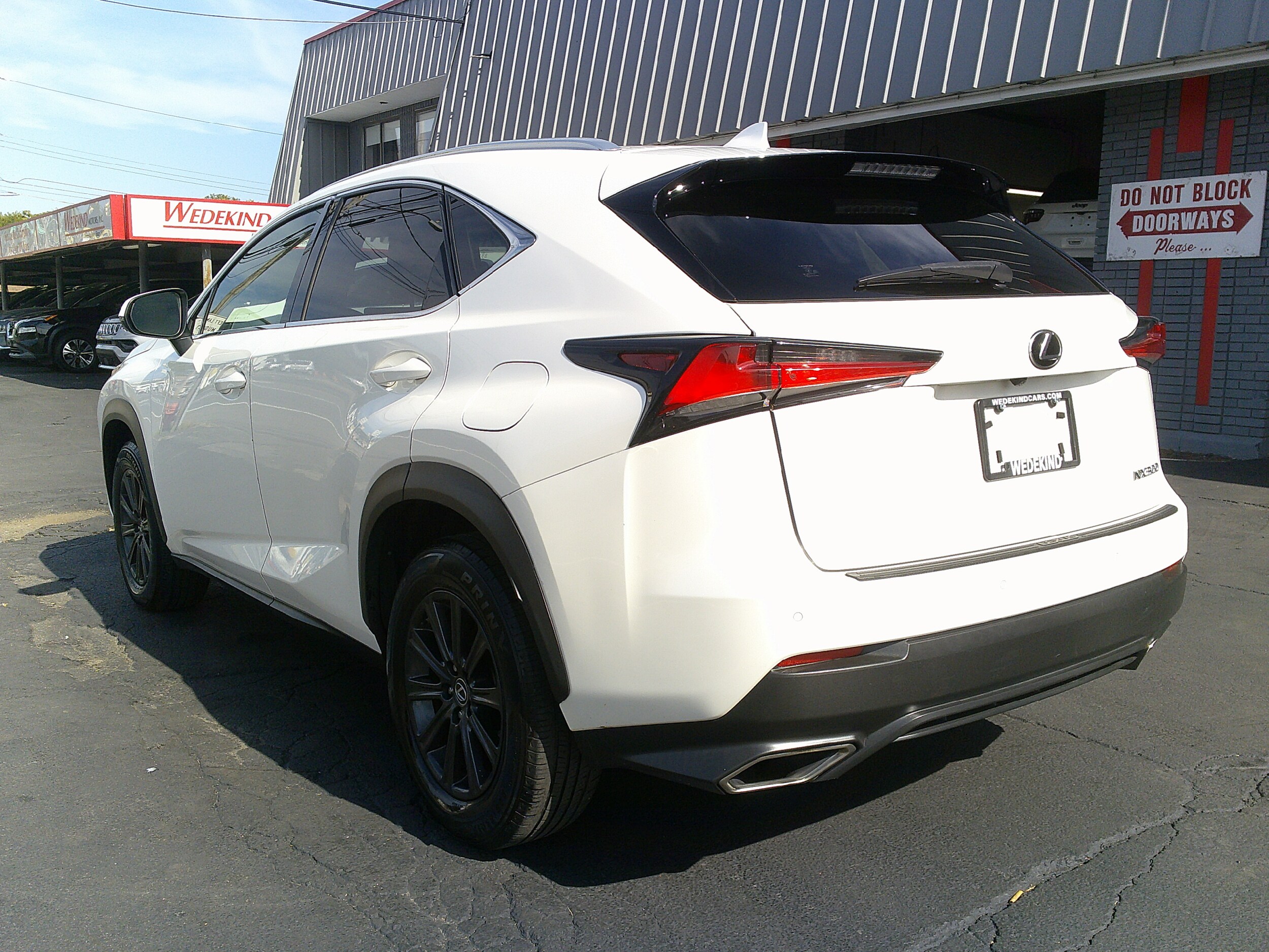 2018 Lexus NX 300 Luxury photo 3