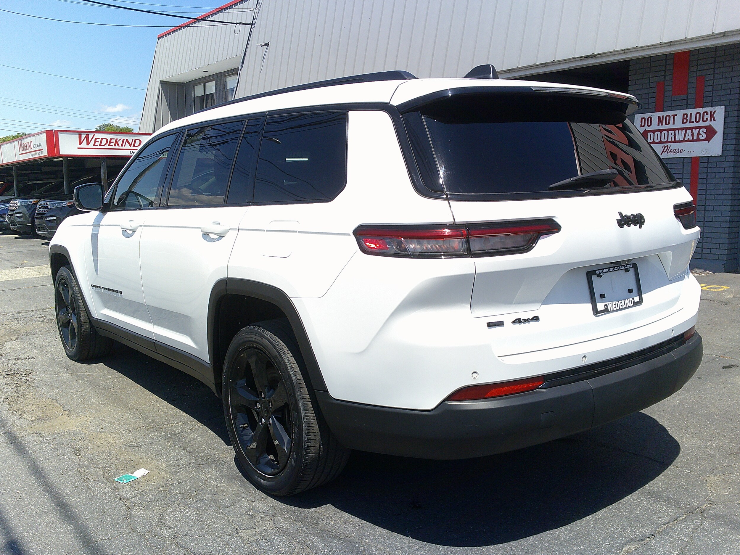 2021 Jeep Grand Cherokee Altitude photo 4
