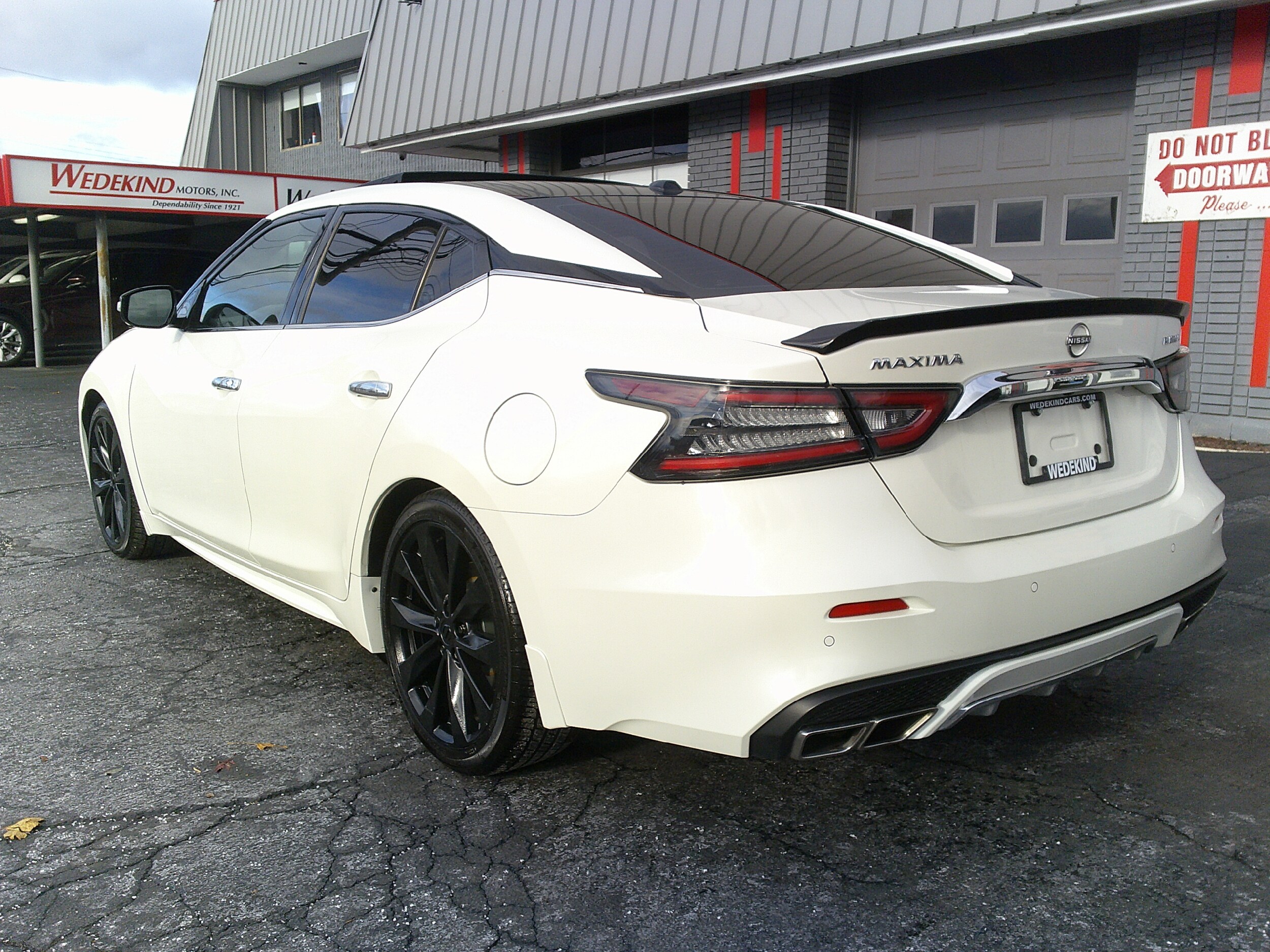 2023 Nissan Maxima Platinum photo 4