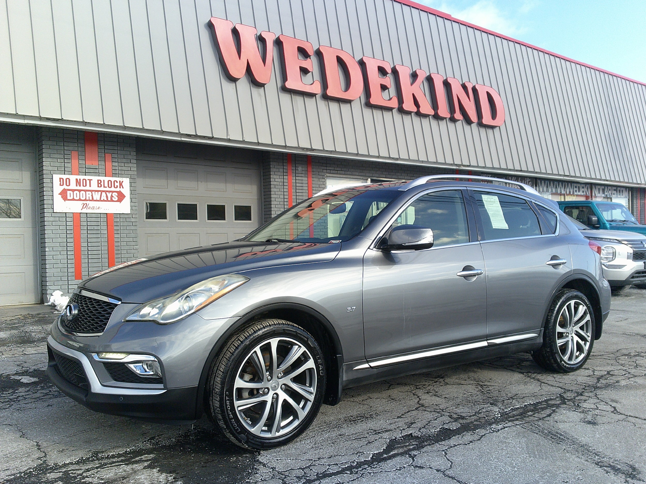 2017 INFINITI QX50 Base