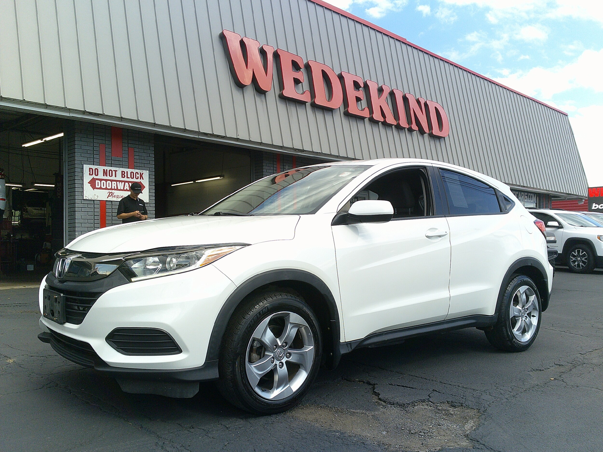 2019 Honda HR-V LX photo 2