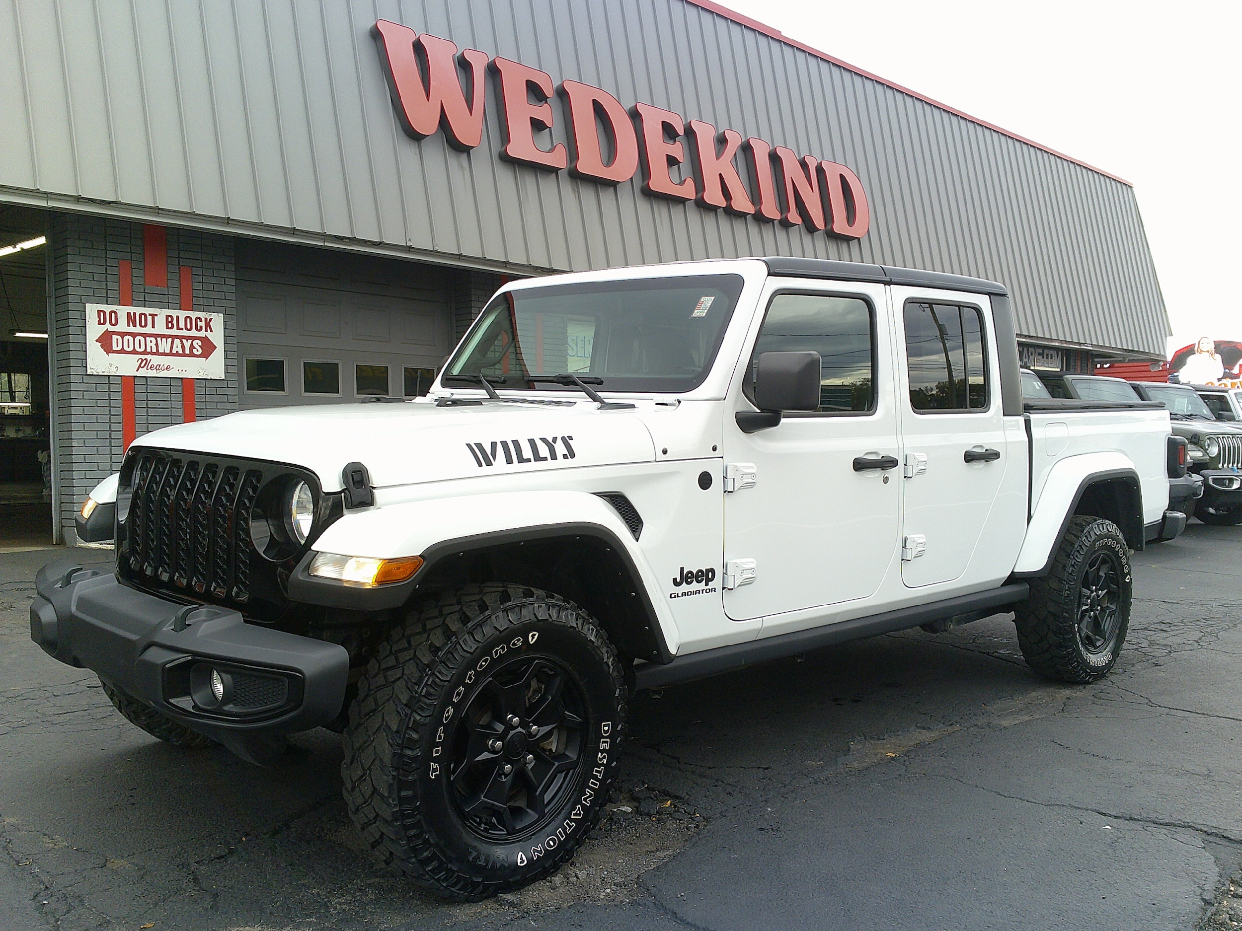 2021 Jeep Gladiator WILLYS's photo