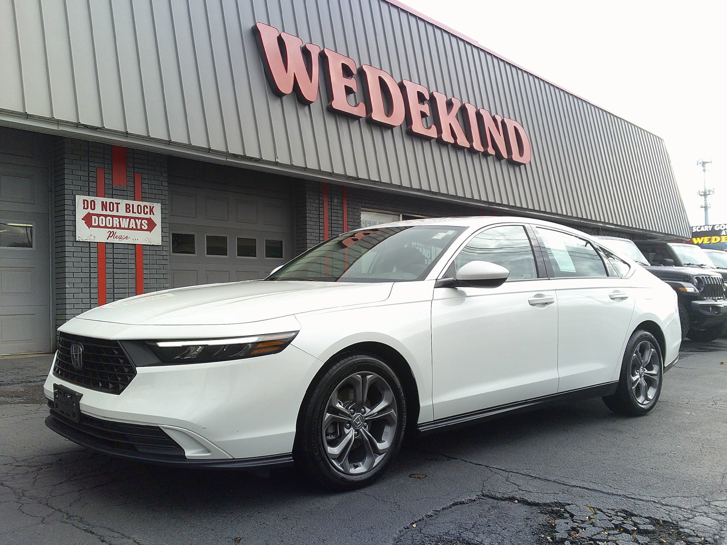 2024 Honda Accord EX's photo