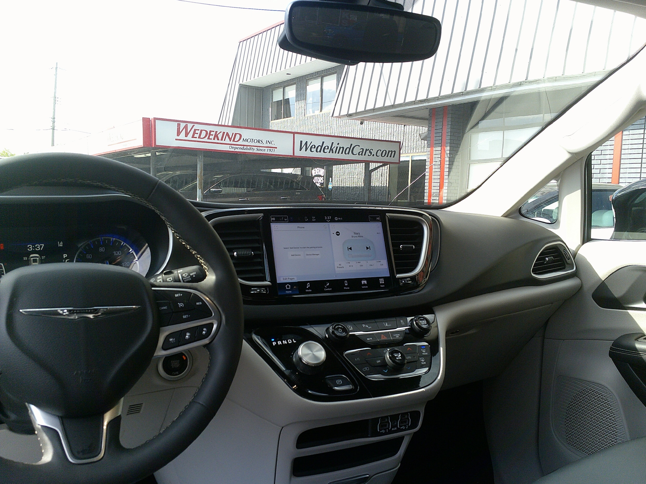 2024 Chrysler Pacifica Touring L - Photo 19
