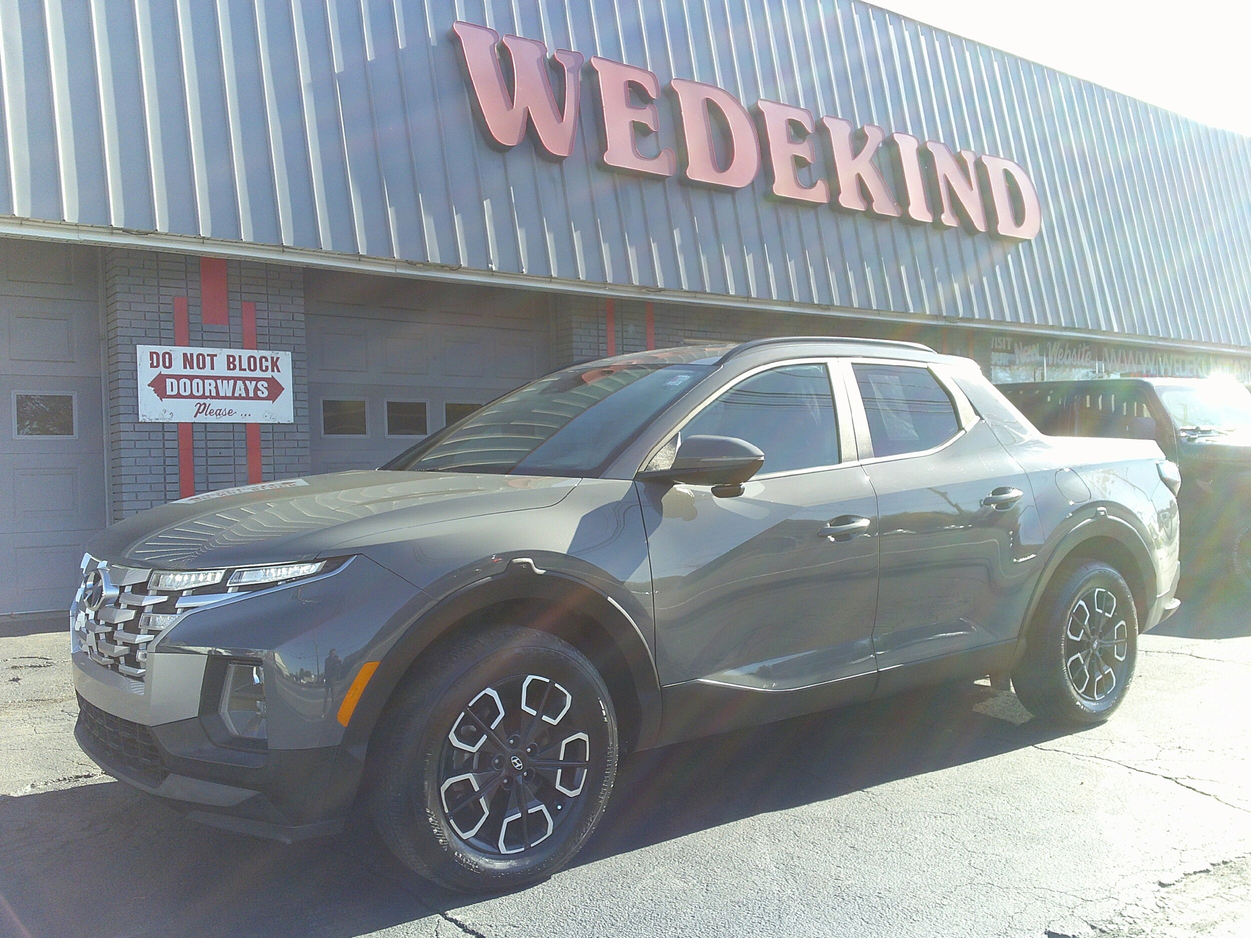 2022 Hyundai Santa Cruz SEL Premium photo 2