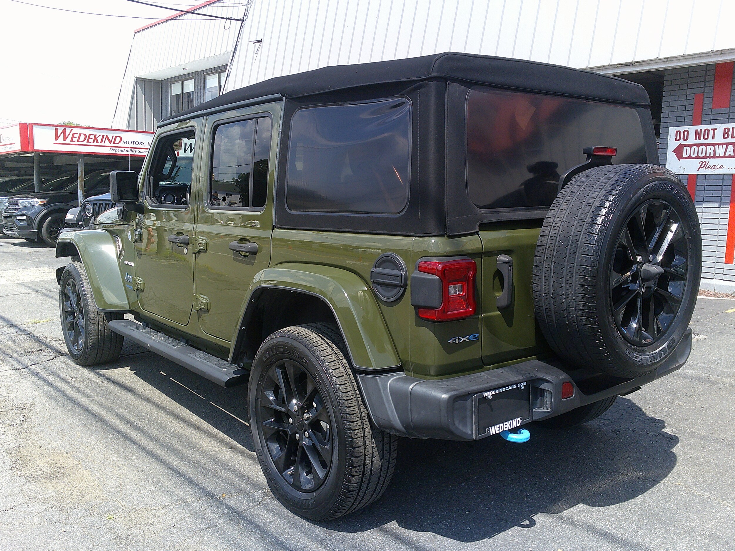 2022 Jeep Wrangler Unlimited 4xe Sahara photo 3