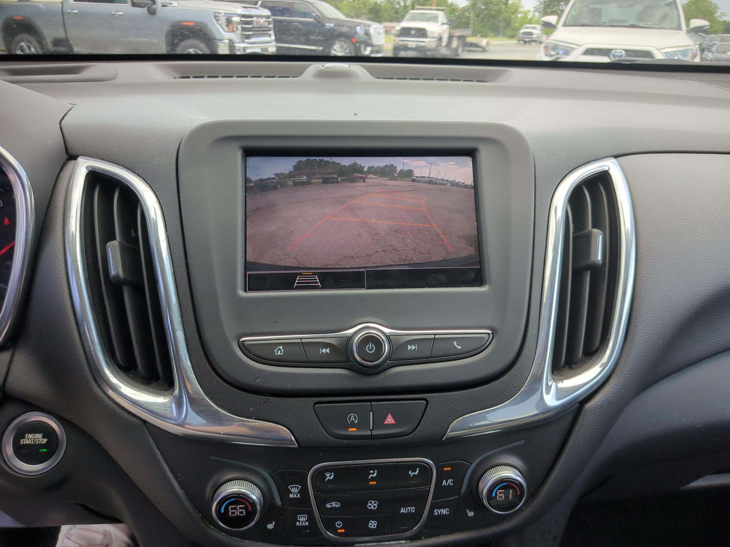 2023 Chevrolet Equinox LT - Photo 11