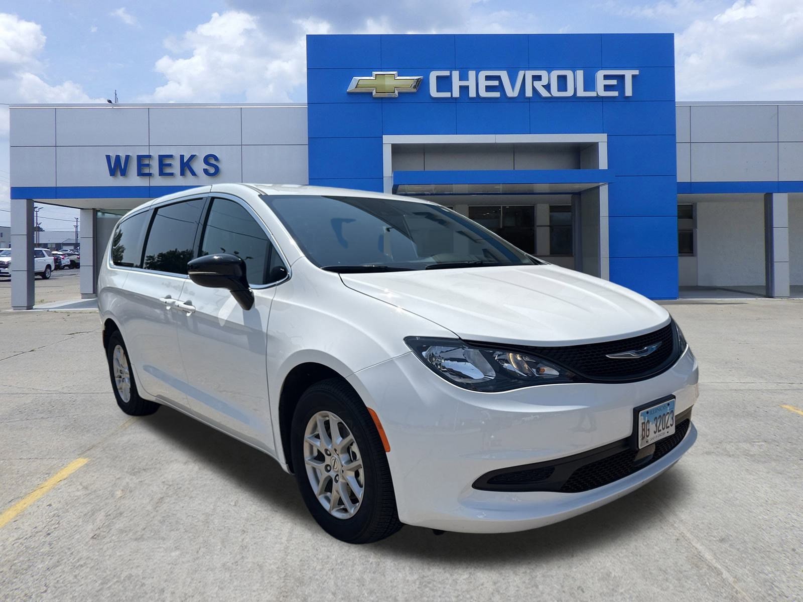 2025 Chrysler Voyager LX's photo