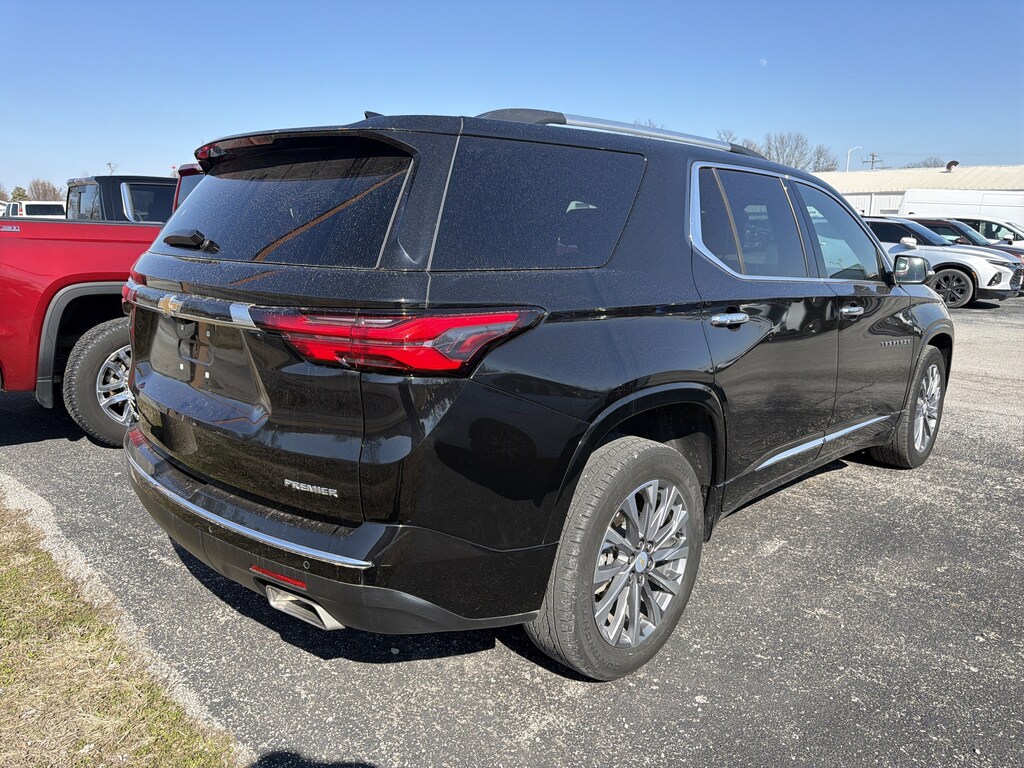 Used 2023 Chevrolet Traverse Premier SUV
