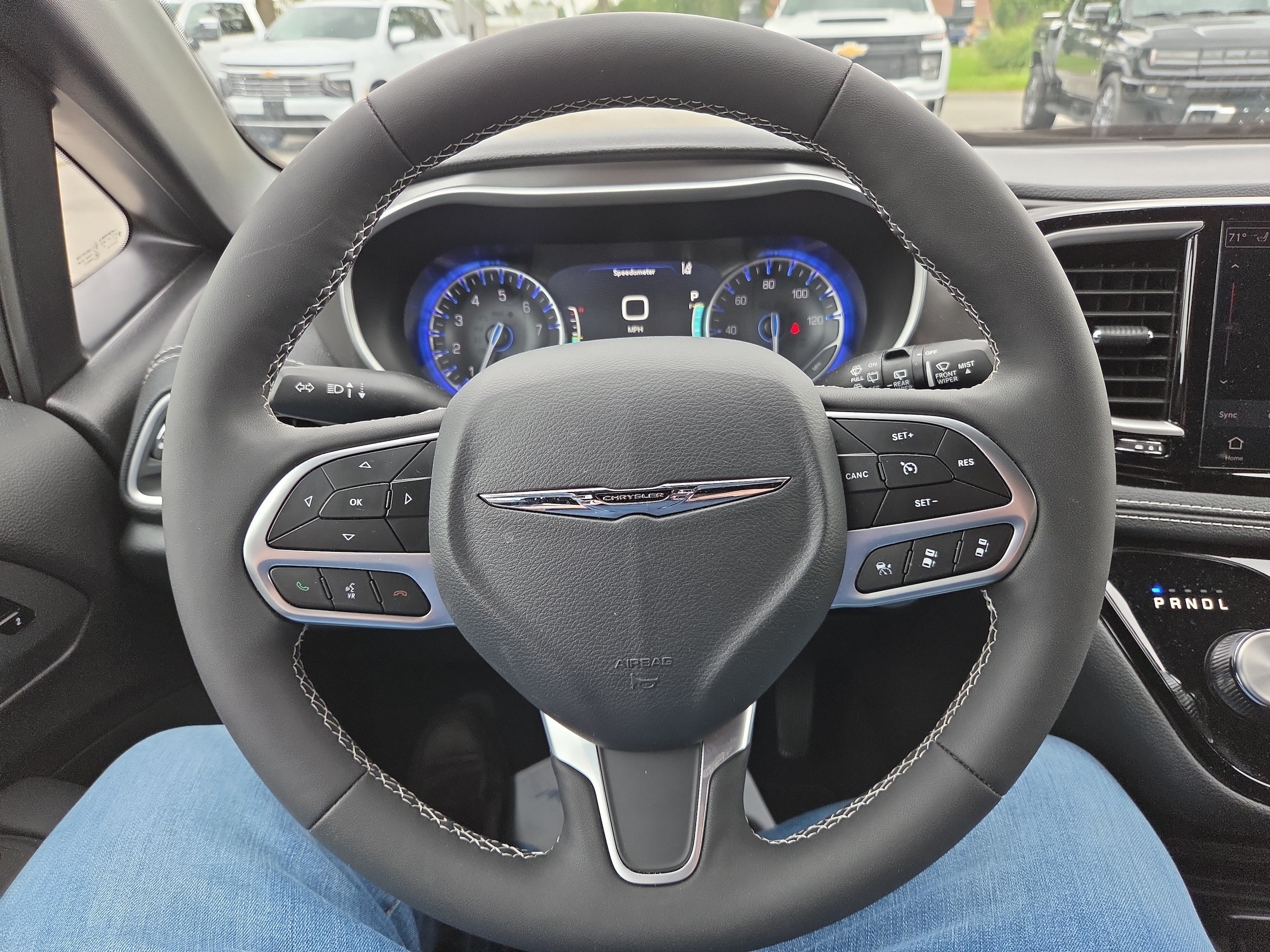 2026 Chrysler Pacifica Select - Photo 8