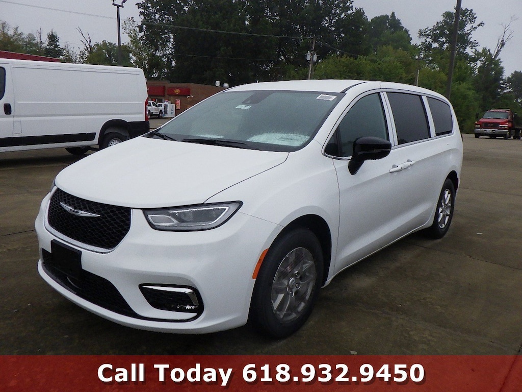 New 2026 Chrysler Pacifica SELECT Passenger Van