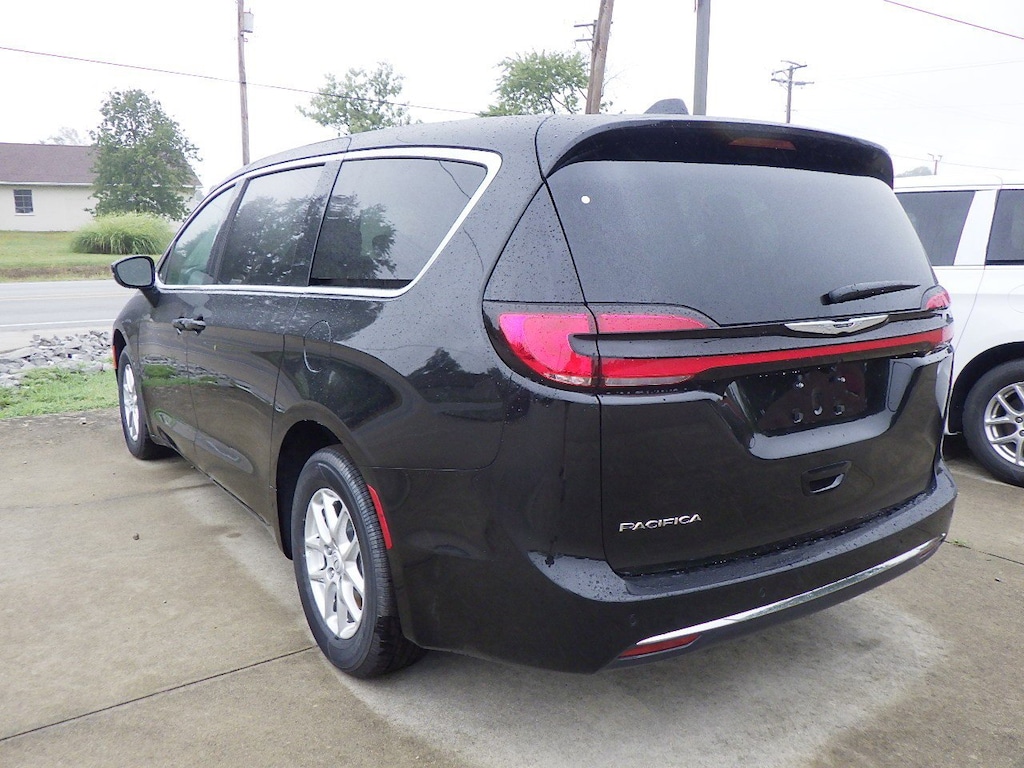 New 2026 Chrysler Pacifica SELECT Passenger Van