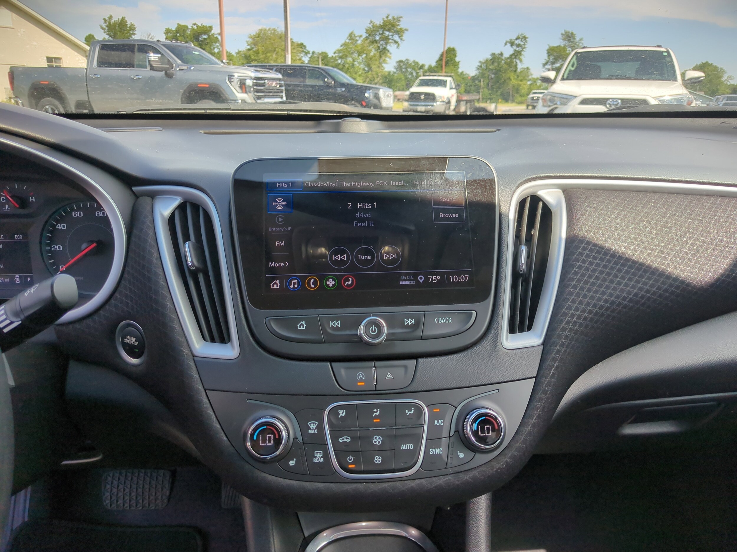2023 Chevrolet Malibu 1LT - Photo 10