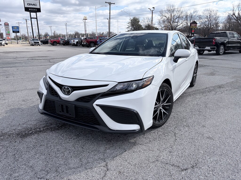 Used 2024 Toyota Camry SE Sedan
