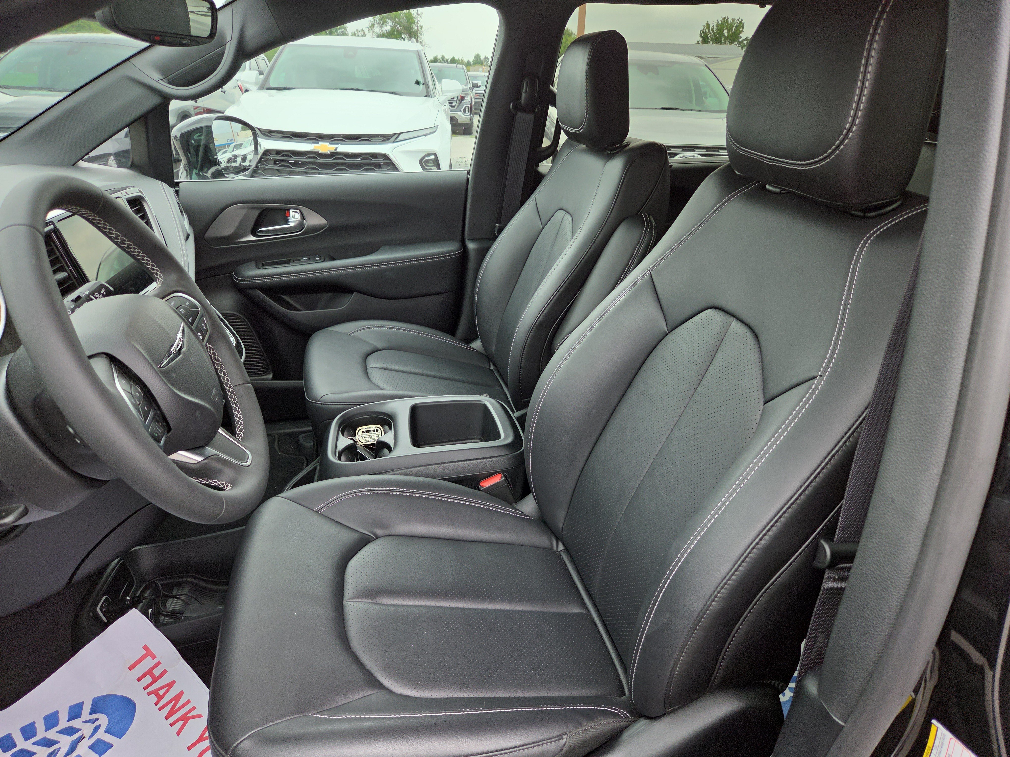 2026 Chrysler Pacifica Select - Photo 7