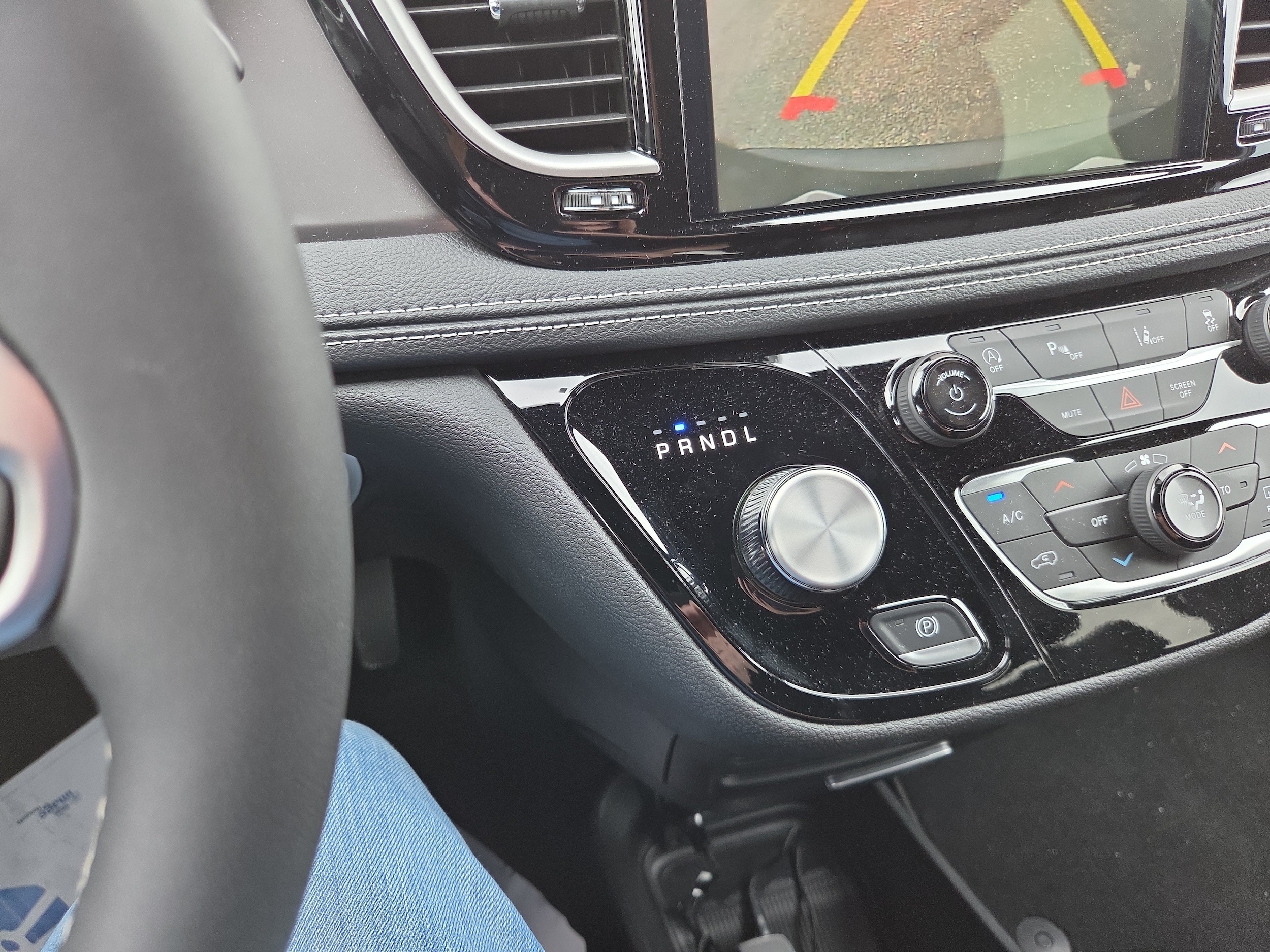 2026 Chrysler Pacifica Select - Photo 11
