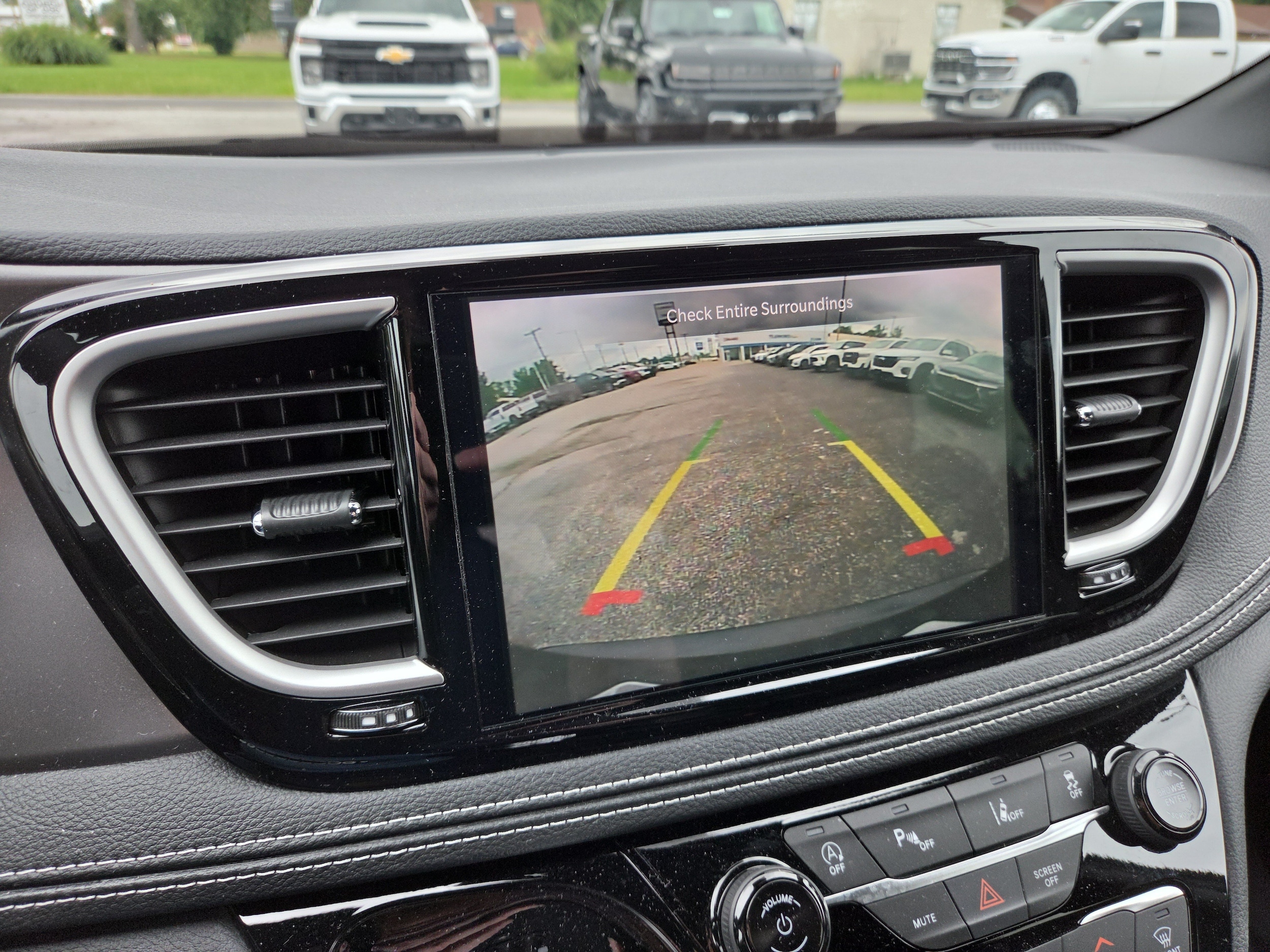 2026 Chrysler Pacifica Select - Photo 10