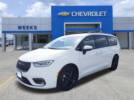 2023 Chrysler Pacifica Touring L Van Passenger Van