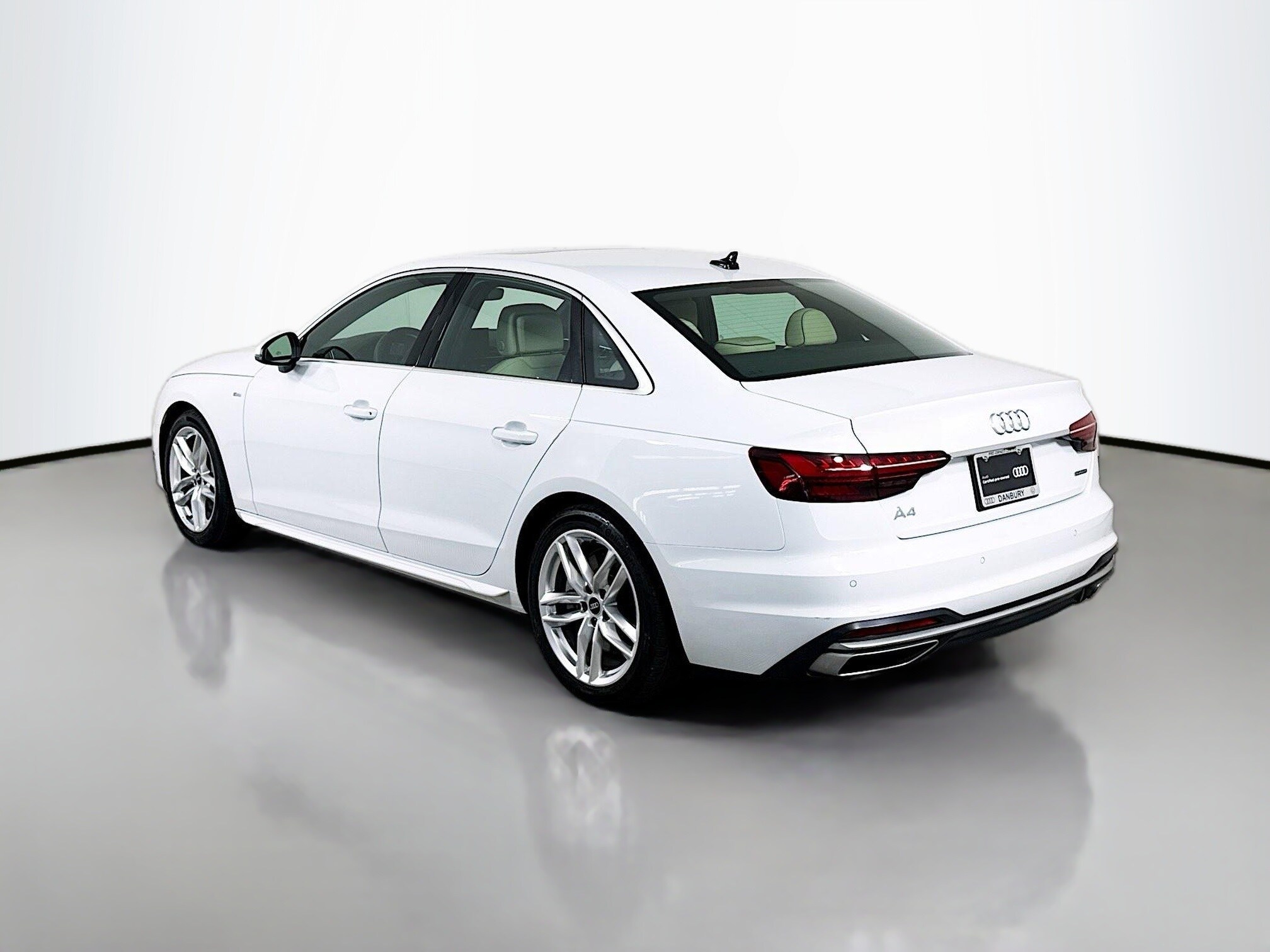 2023 Audi A4 45 S line Premium photo 3