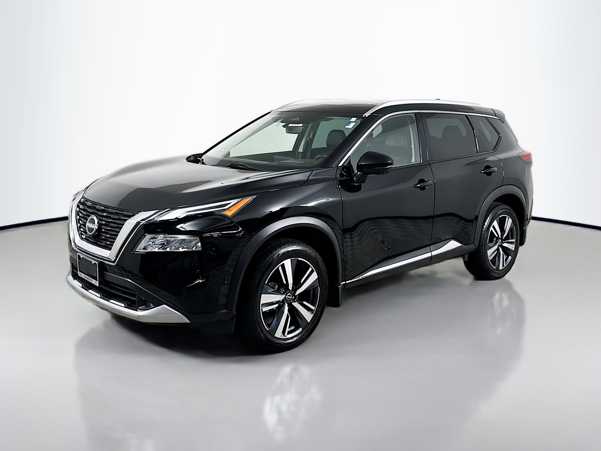 2023 Nissan Rogue Platinum's photo