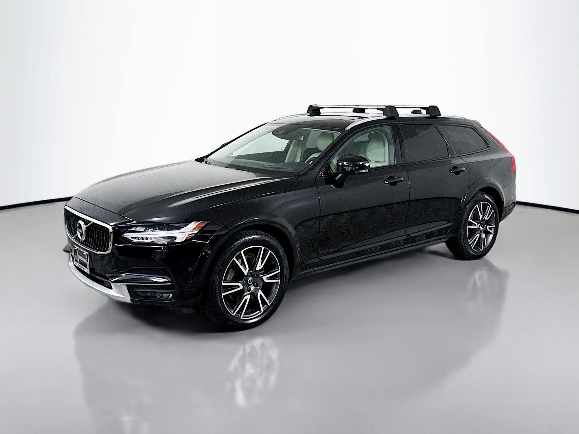 2018 Volvo V90 Cross Country's photo