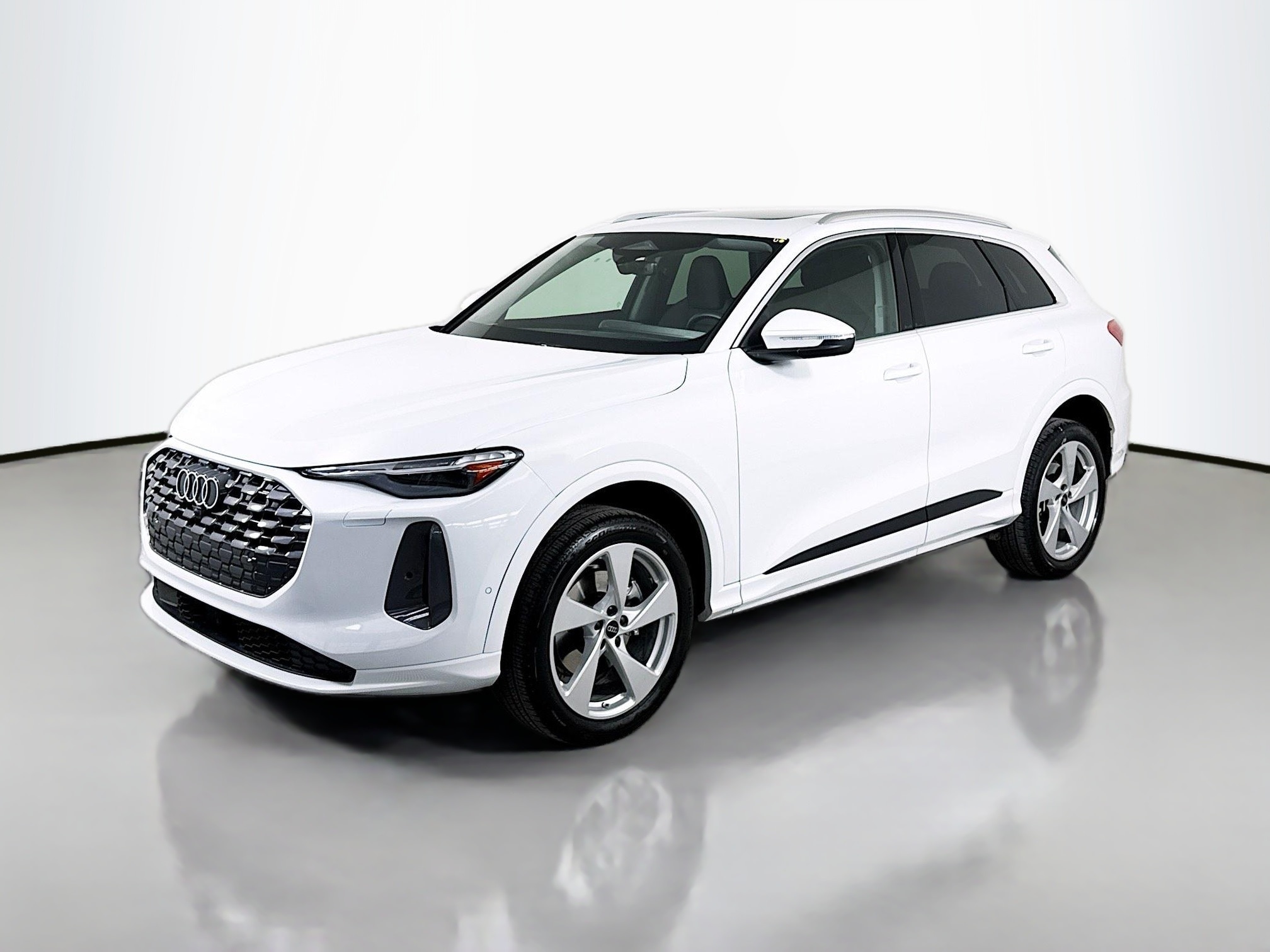 2025 Audi New Q5 Premium Plus's photo