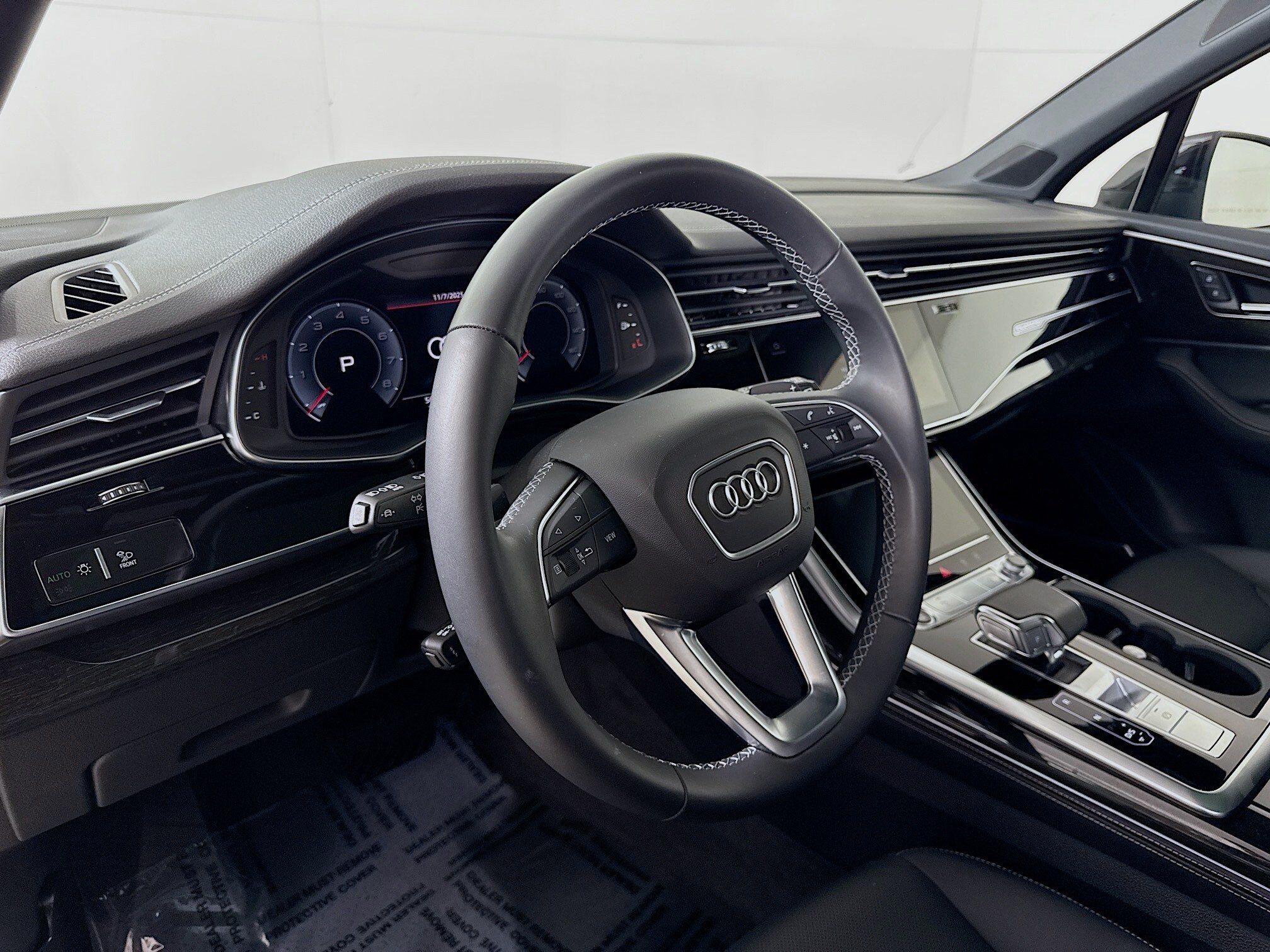 2025 Audi Q7 55 Premium Plus photo 4