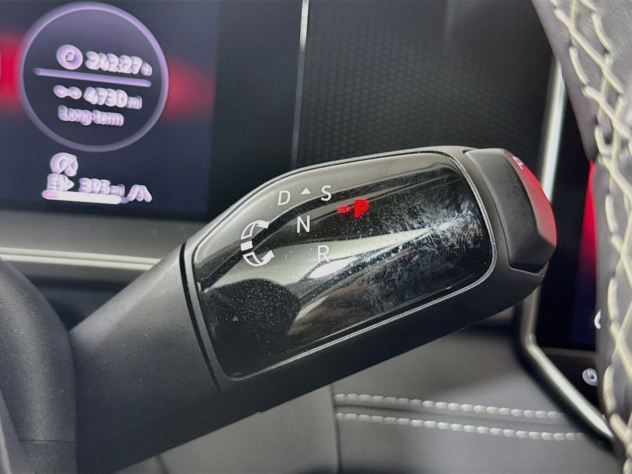 2025 Volkswagen Tiguan SE - Photo 16