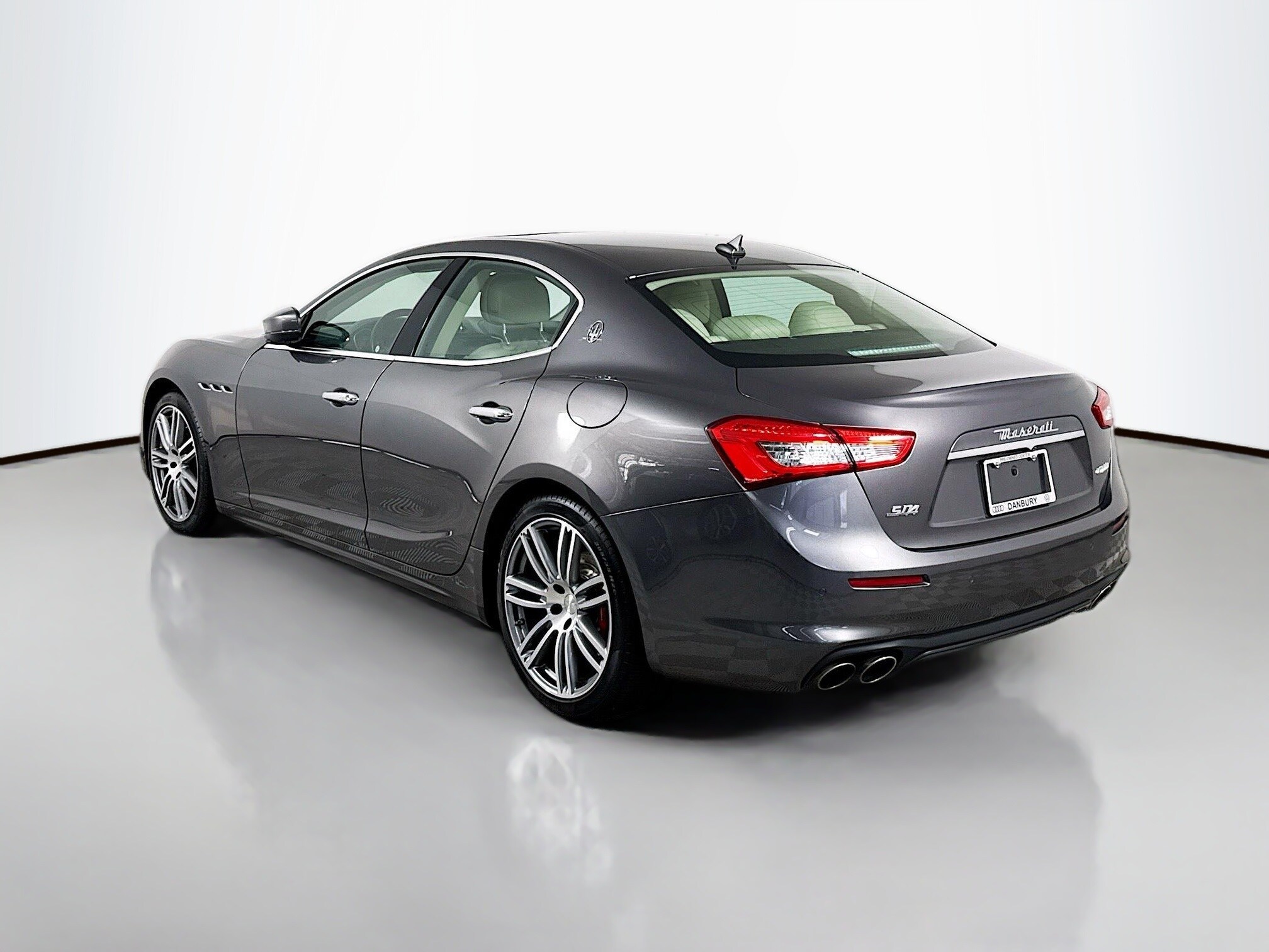 2019 Maserati Ghibli S Q4 photo 3