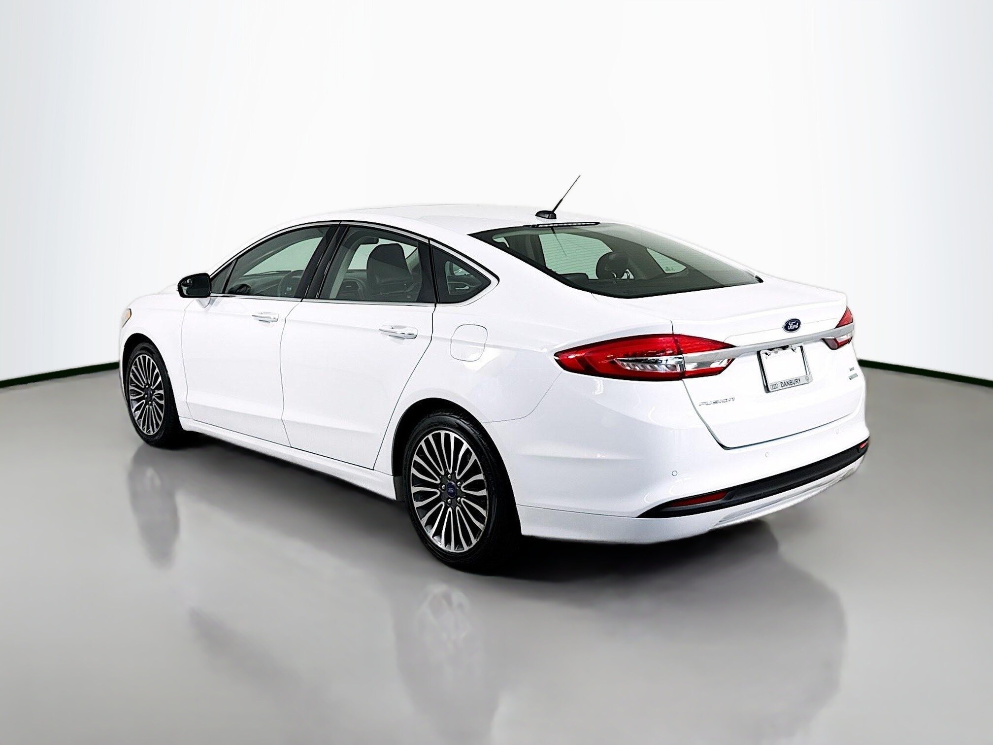 2017 Ford Fusion SE photo 3