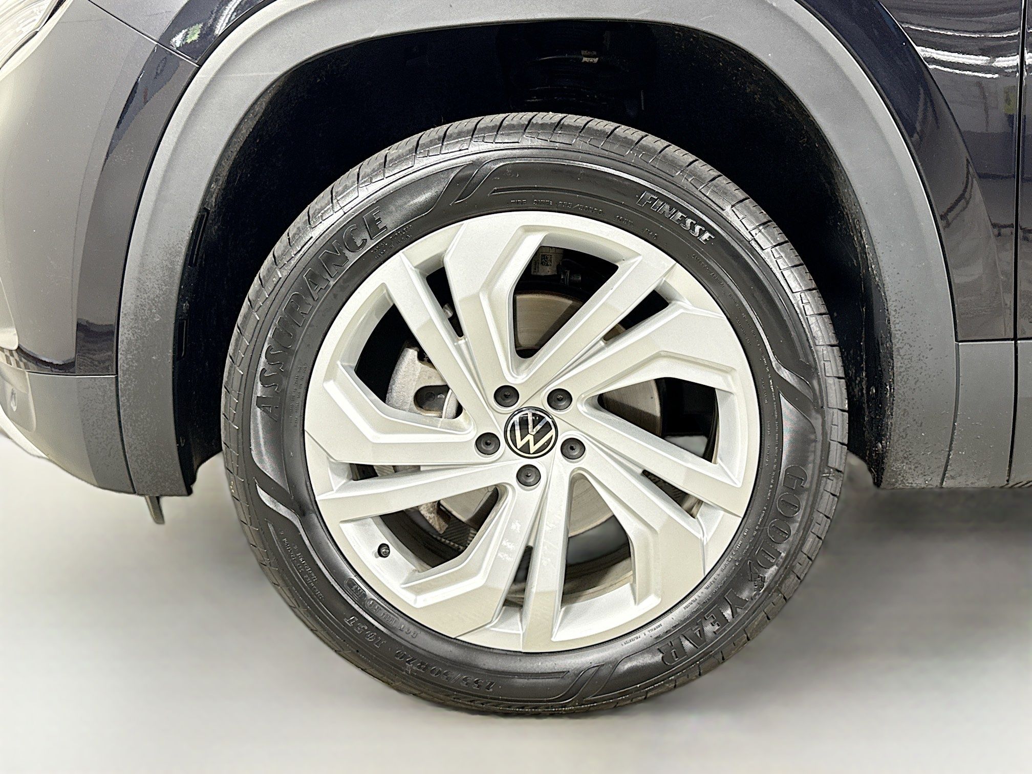 2023 Volkswagen Atlas SE w/Tech - Photo 29