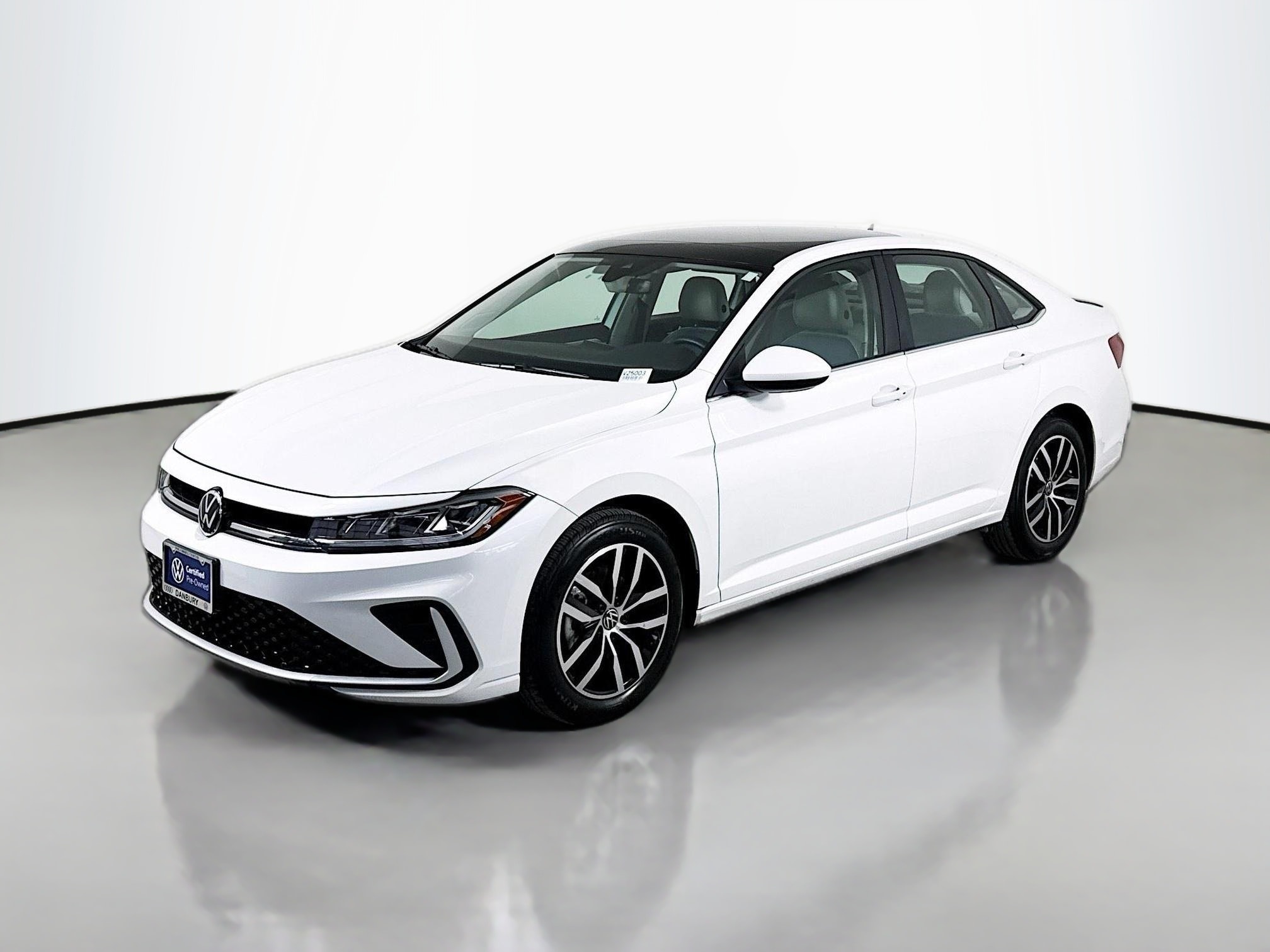 2025 Volkswagen Jetta SE's photo