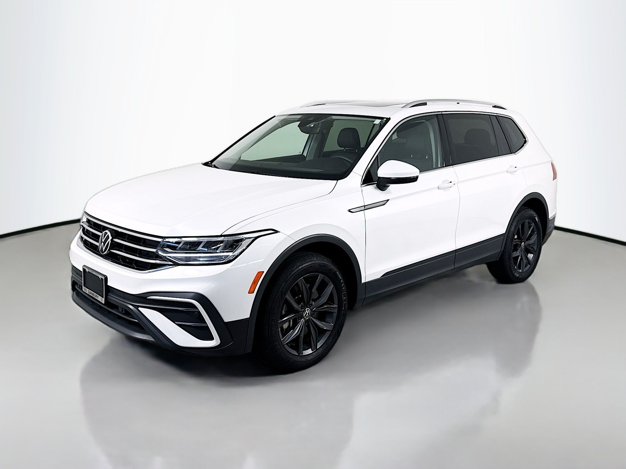 2023 Volkswagen Tiguan 2.0T SE 4Motion's photo