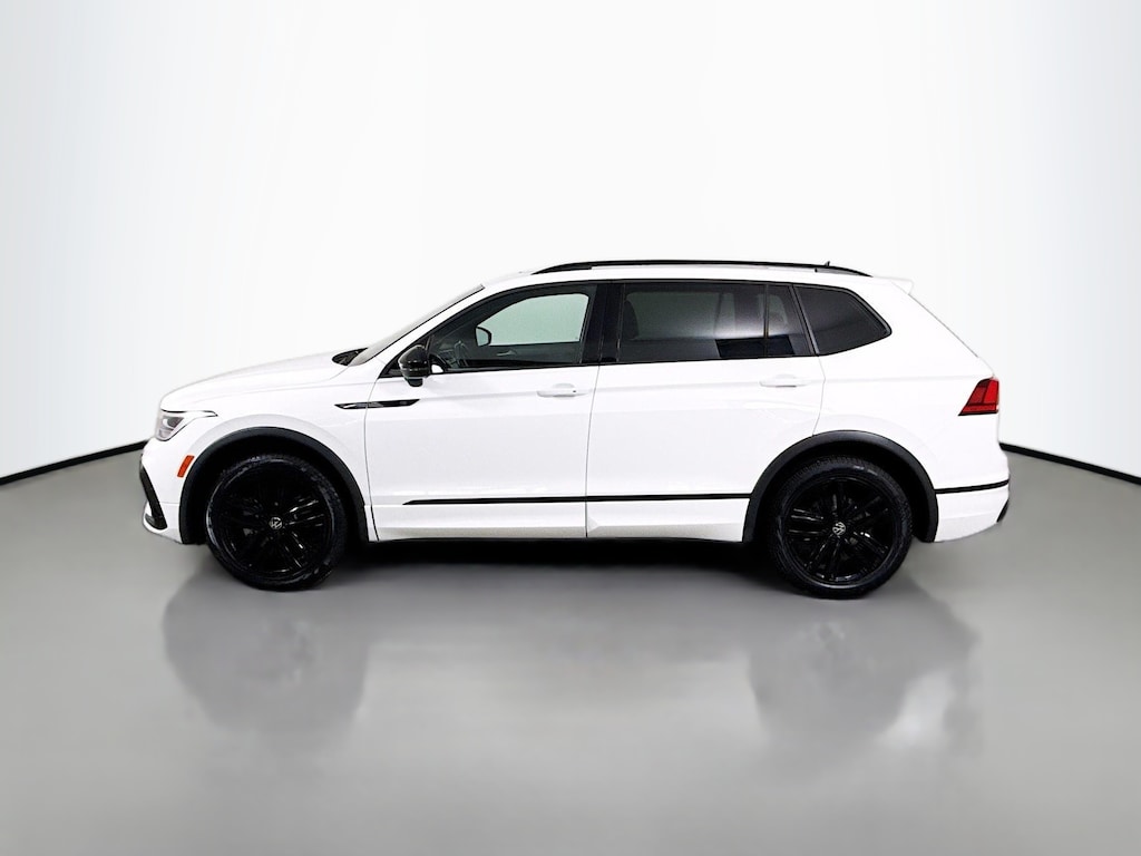 Certified 2022 Volkswagen Tiguan 2.0T SE R-Line Black SUV