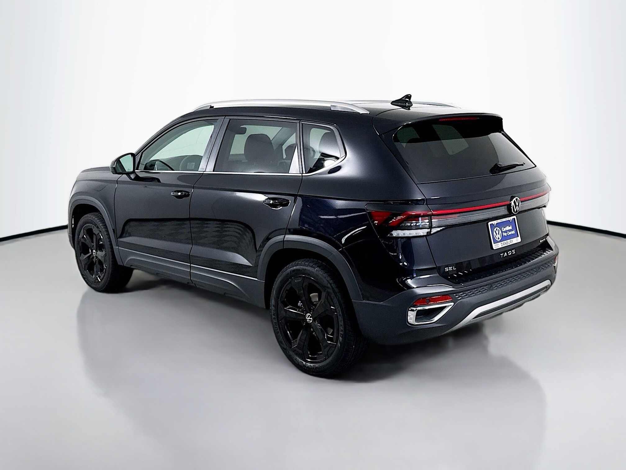 2025 Volkswagen Taos SEL photo 3