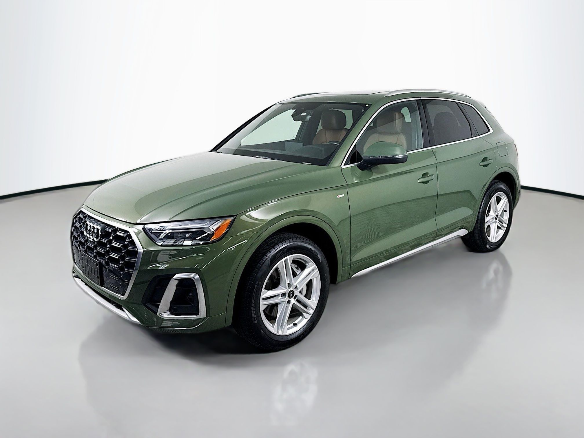 2023 Audi Q5 55 e Premium Plus's photo