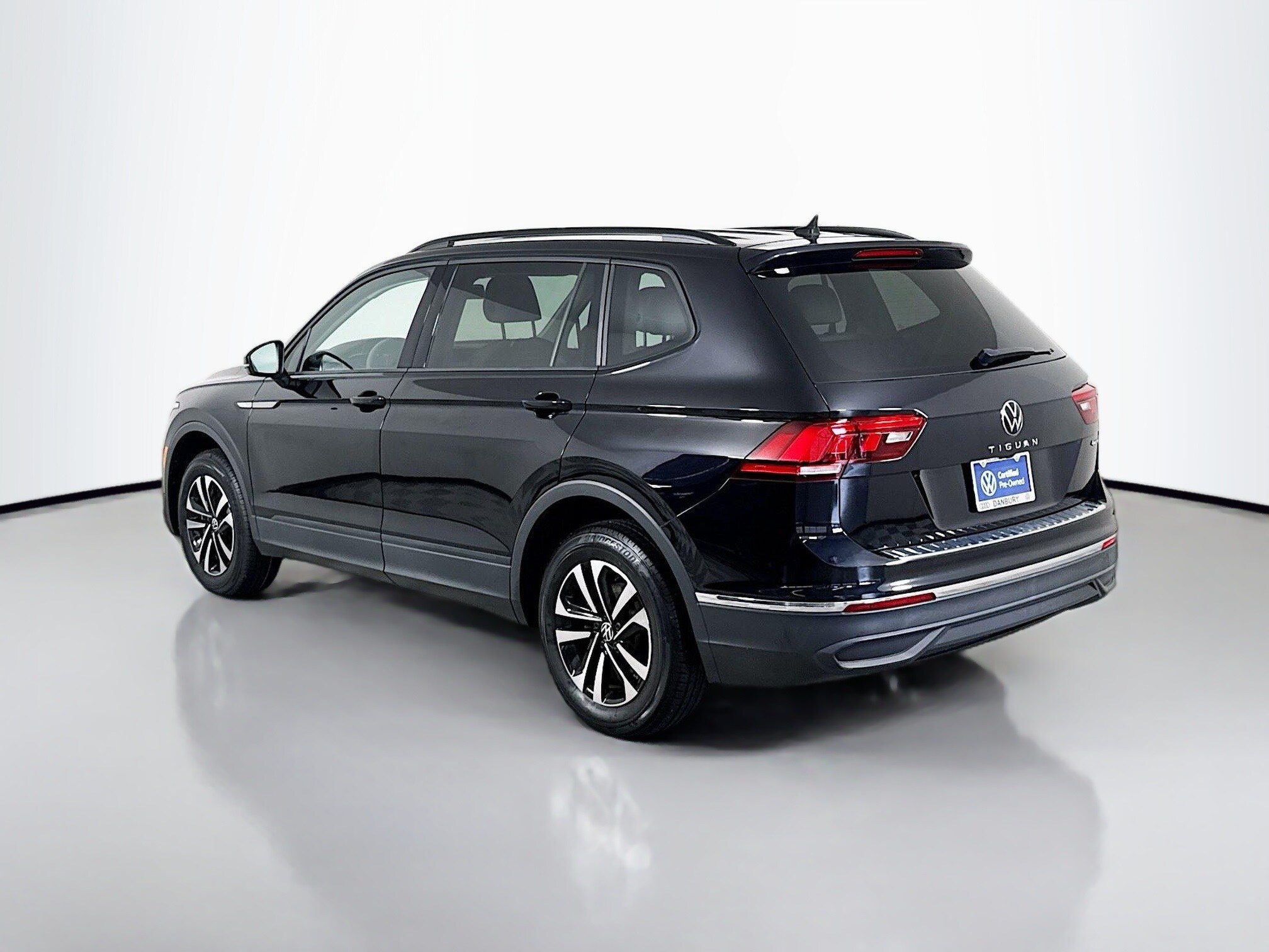 2022 Volkswagen Tiguan S photo 3