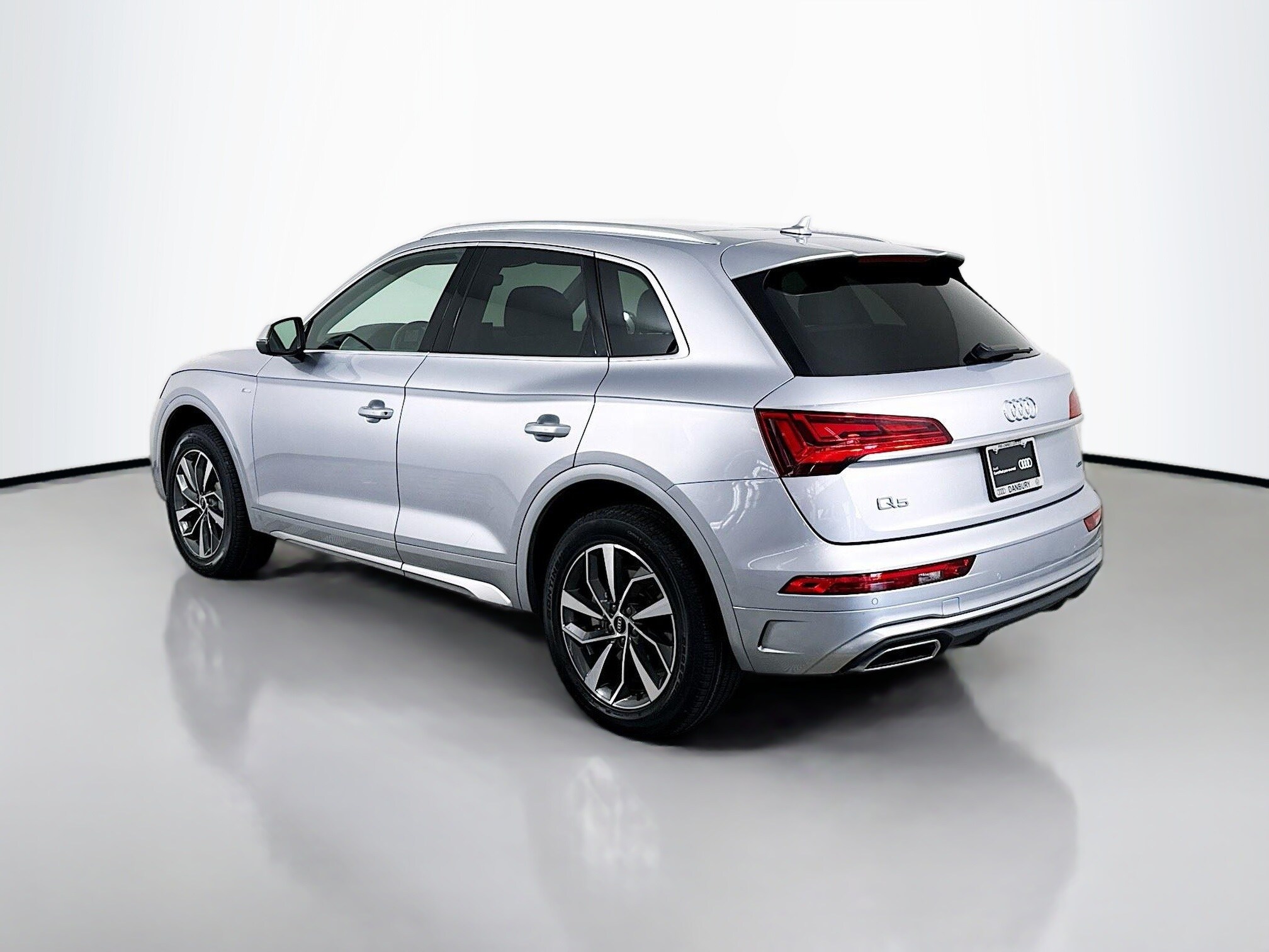 2022 Audi Q5 45 S line Premium Plus photo 2