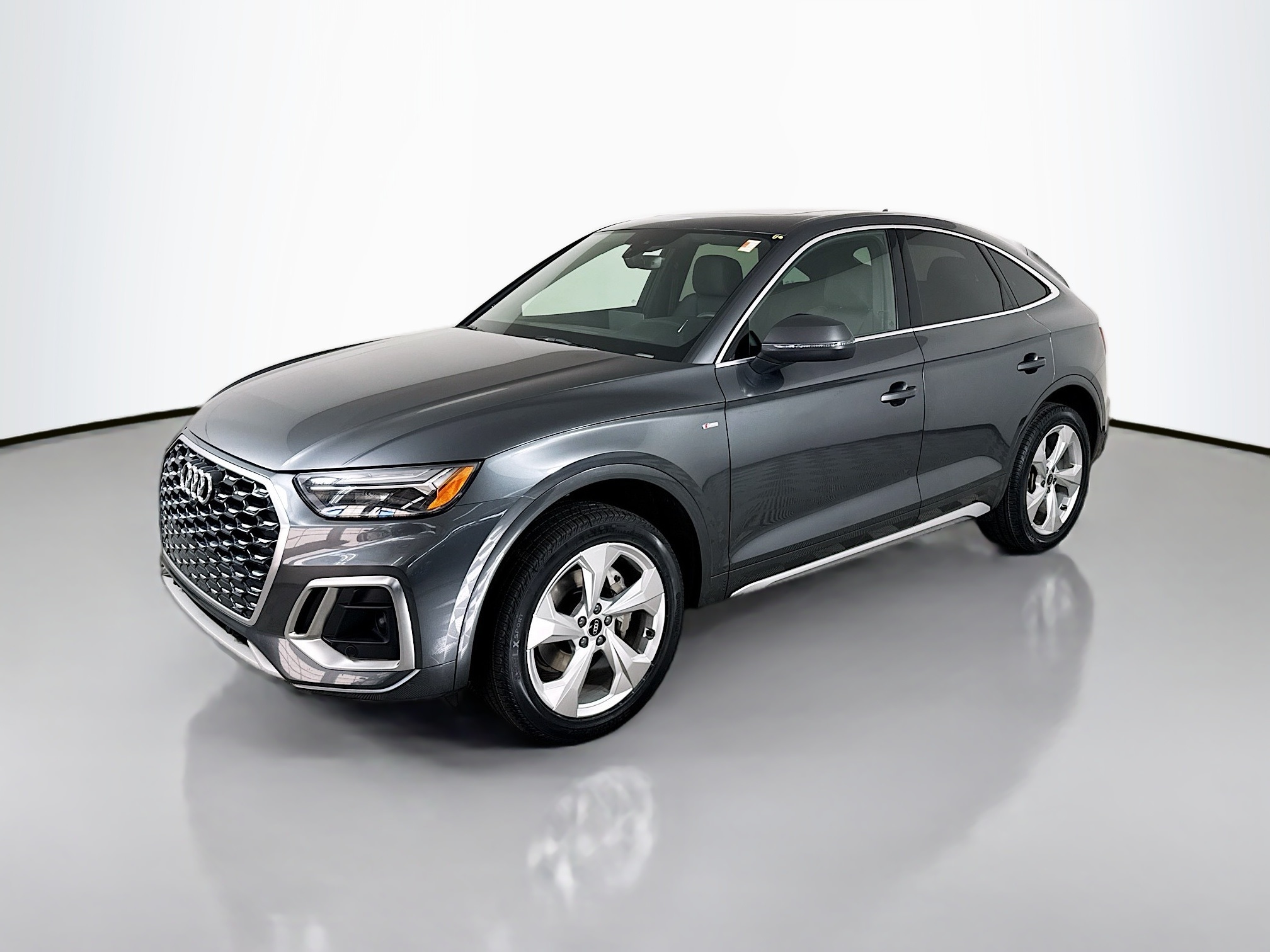 2023 Audi Q5 Sportback Premium's photo