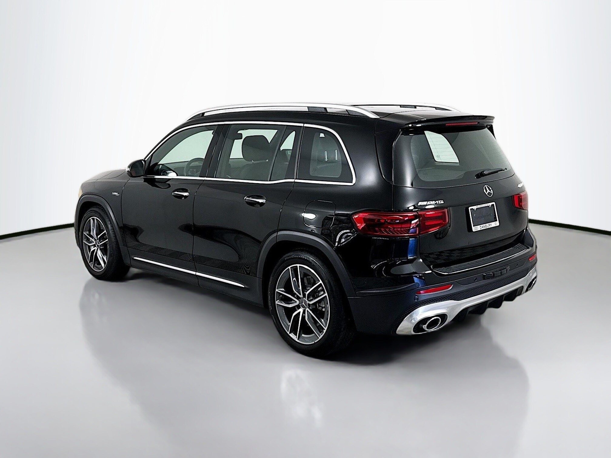 2025 Mercedes Benz GLB 35 AMG photo 3
