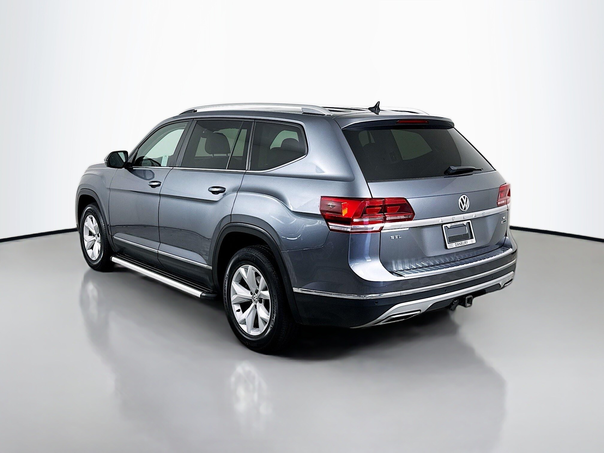 2018 Volkswagen Atlas SEL photo 3