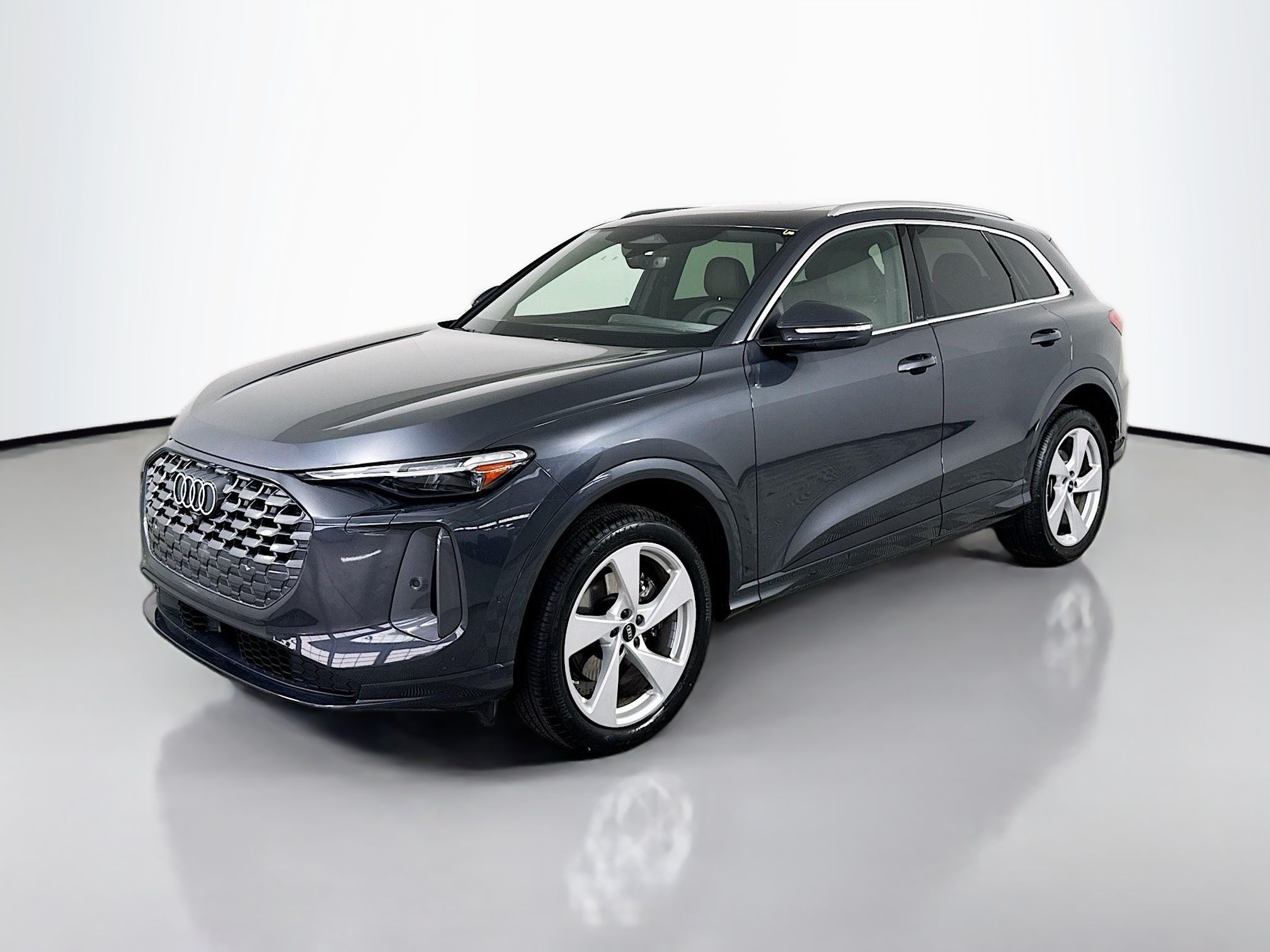 2025 Audi Q5 40 Premium Plus's photo