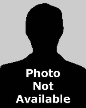 Staff member Mariana from ID_e0514f88e7fa