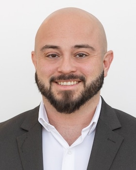 Staff member David Rivera from ID_e0514f88e7fa