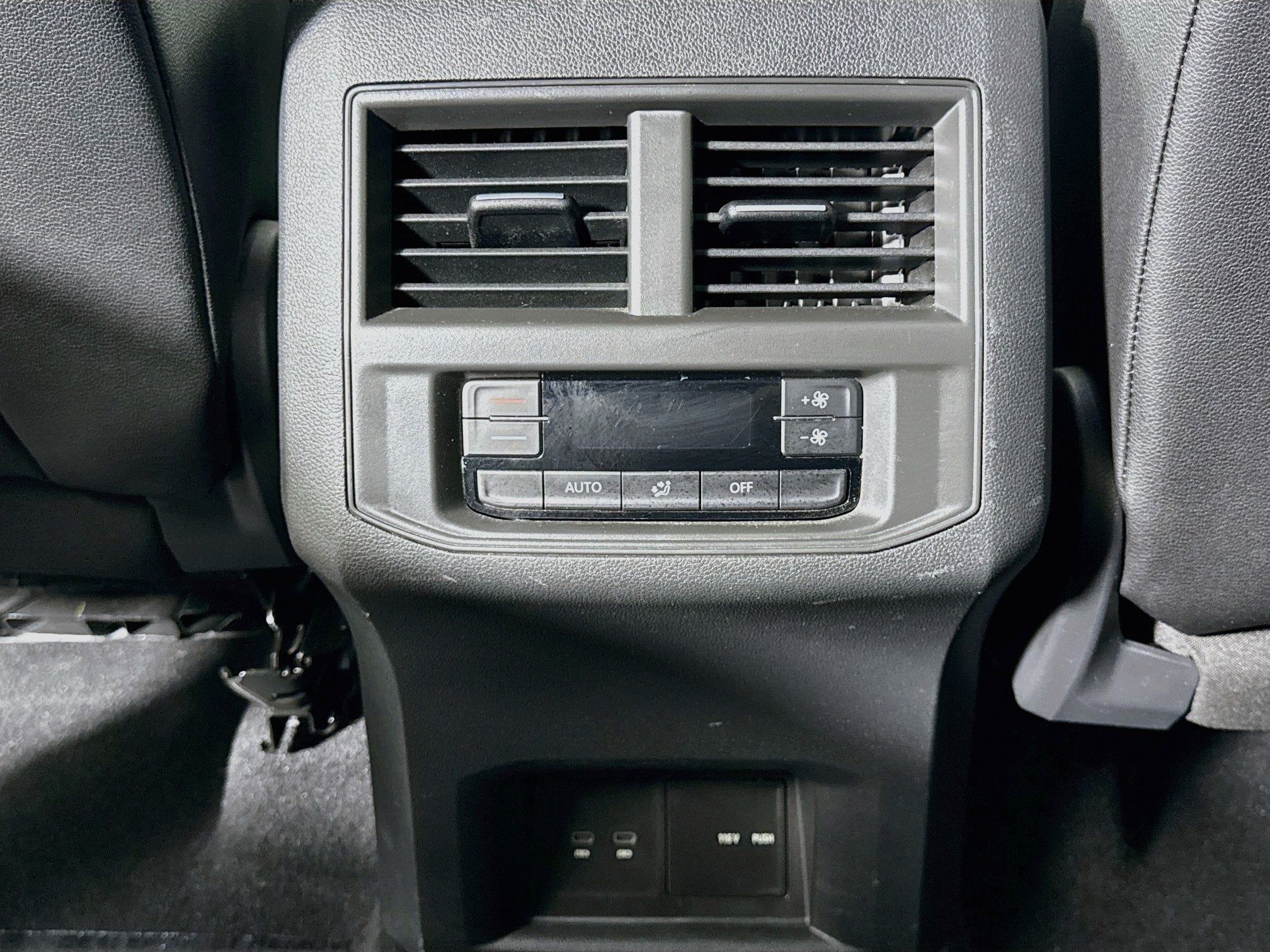 2023 Volkswagen Atlas SEL - Photo 24