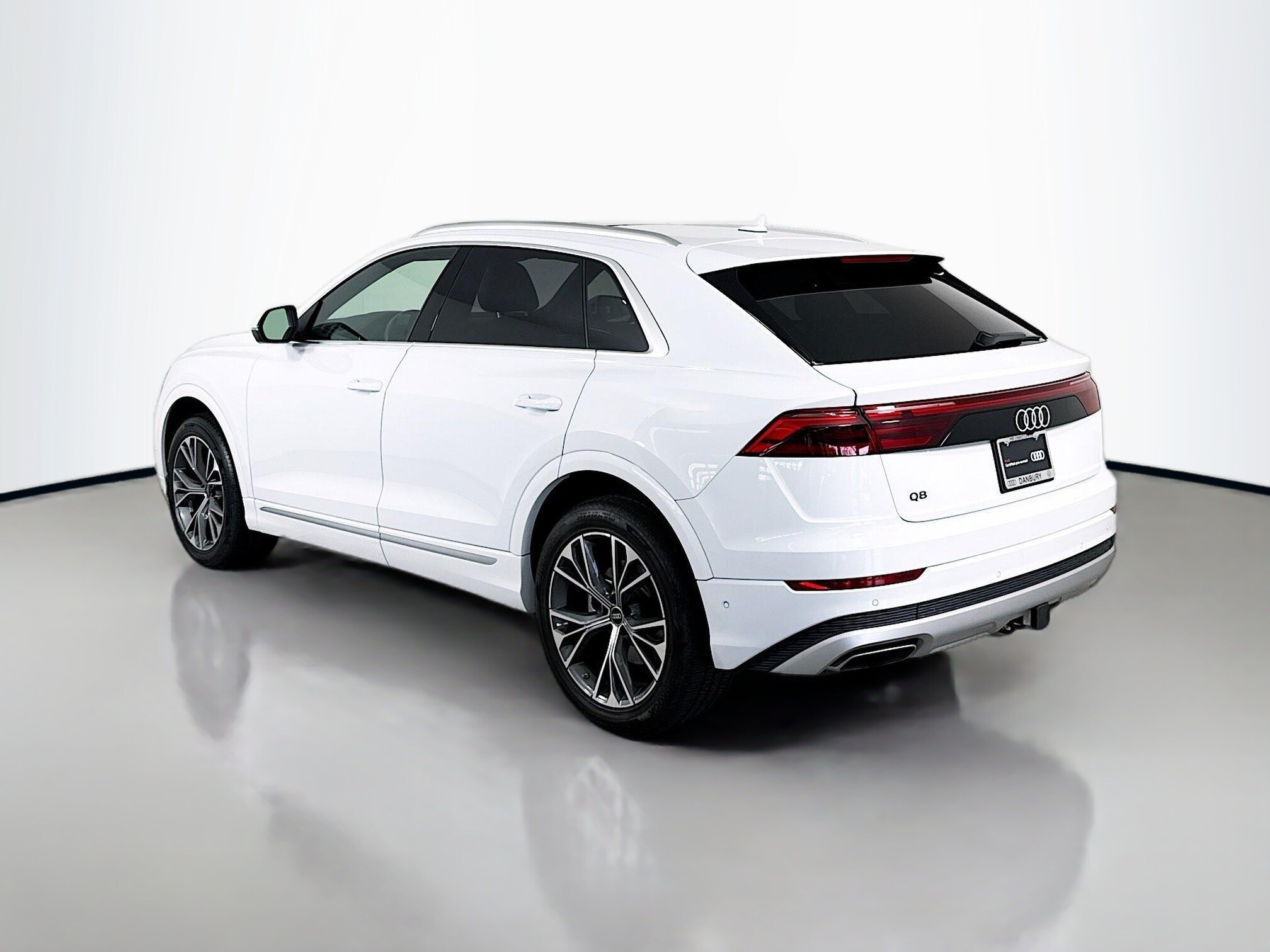 2025 Audi Q8 55 Premium Plus photo 3