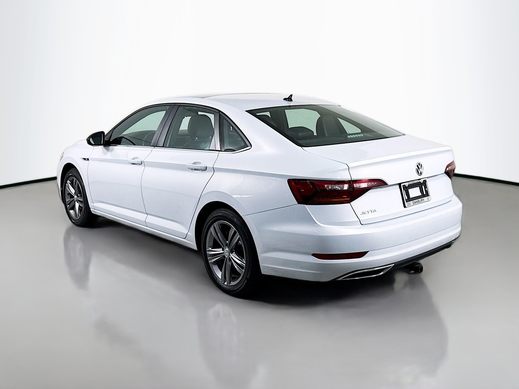 2019 Volkswagen Jetta SE R-Line photo 2